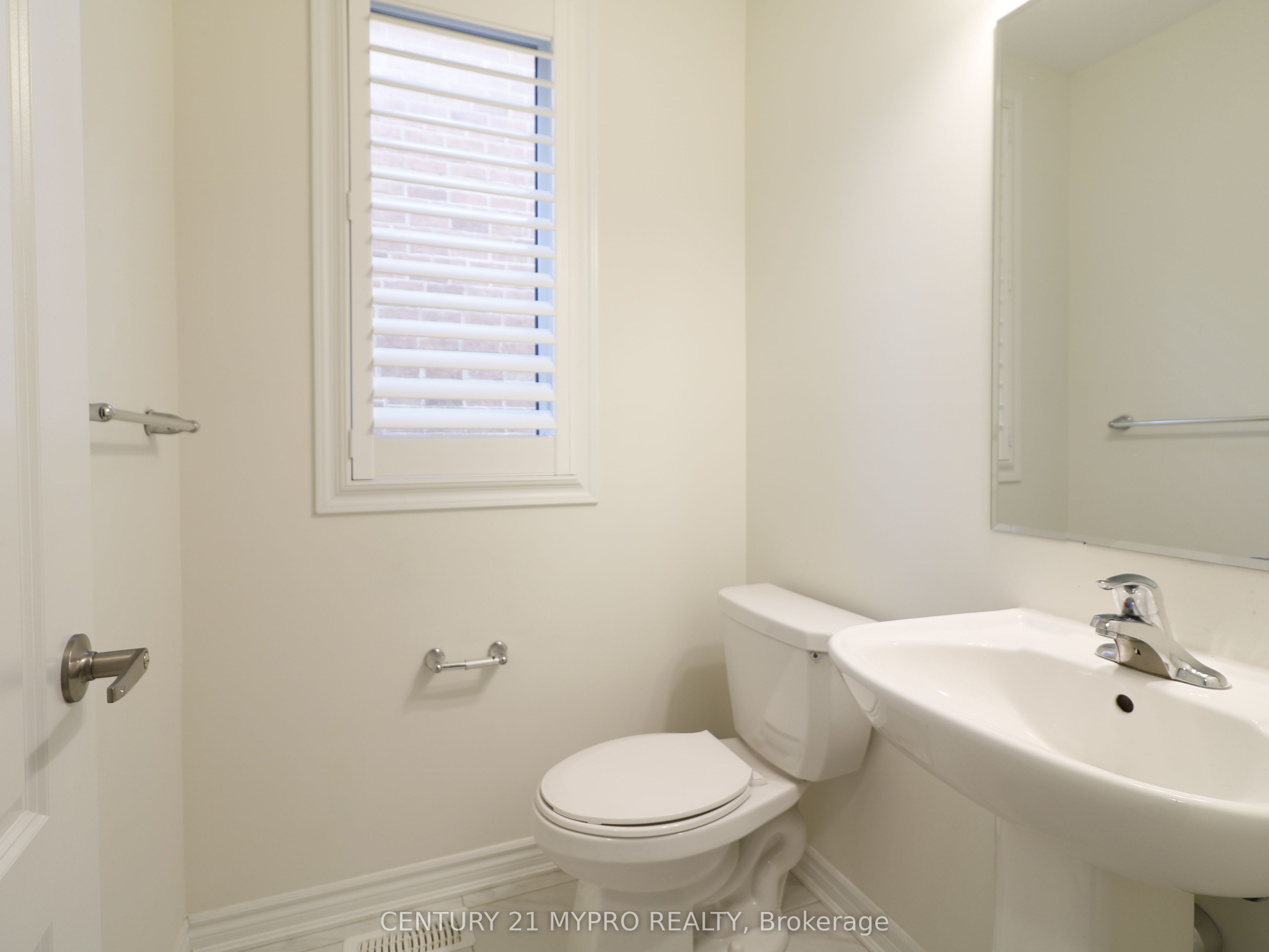 #main & 2nd Flr - 71 Westfield Drive Property Photo 8