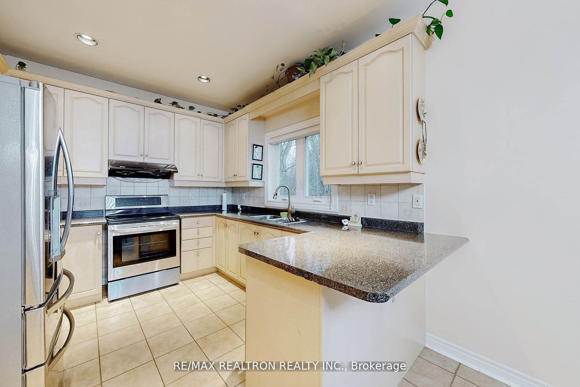 1139 Gossamer Drive Property Photo 12