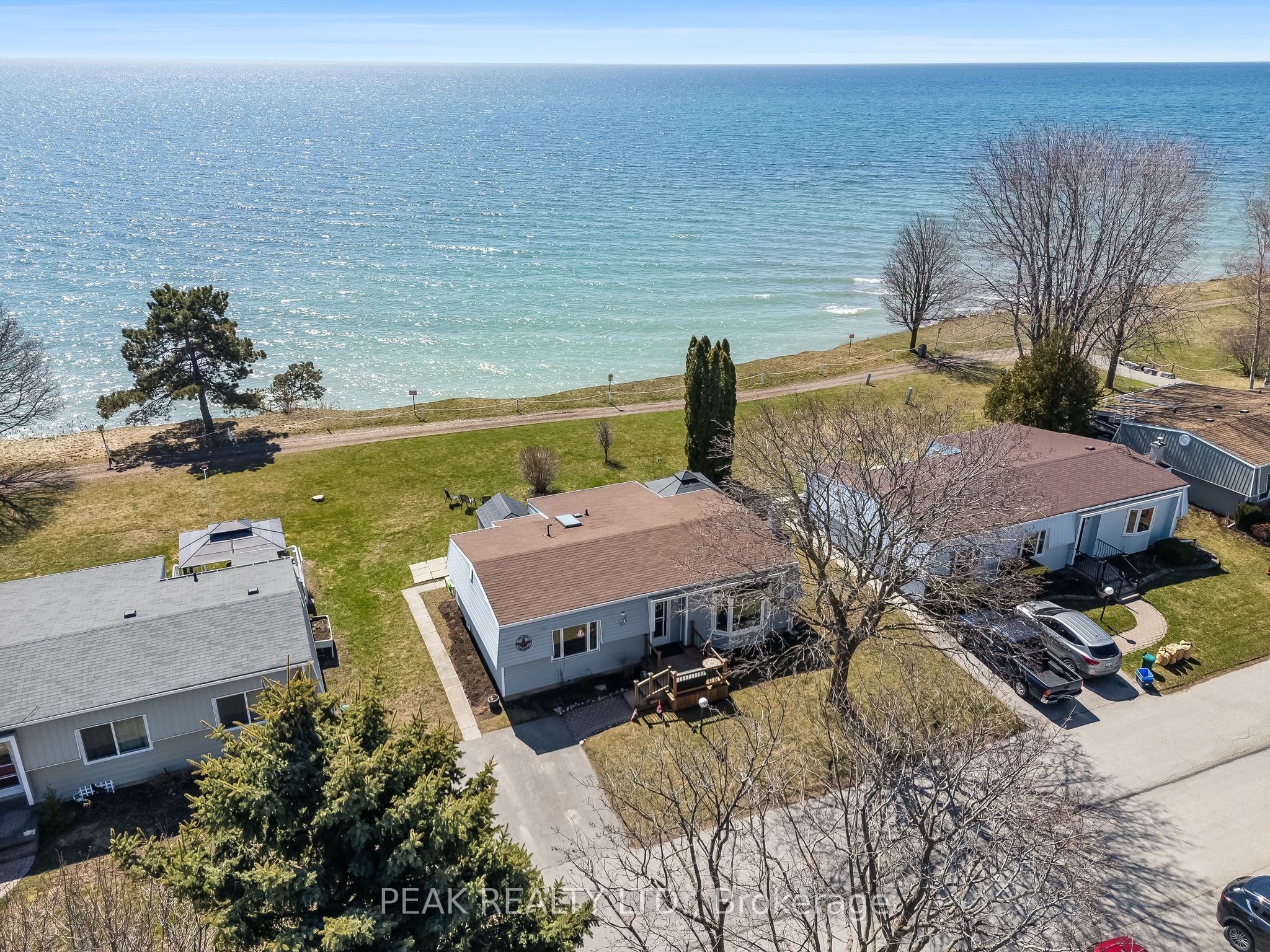 71 Bluffs Road Property Photo 1