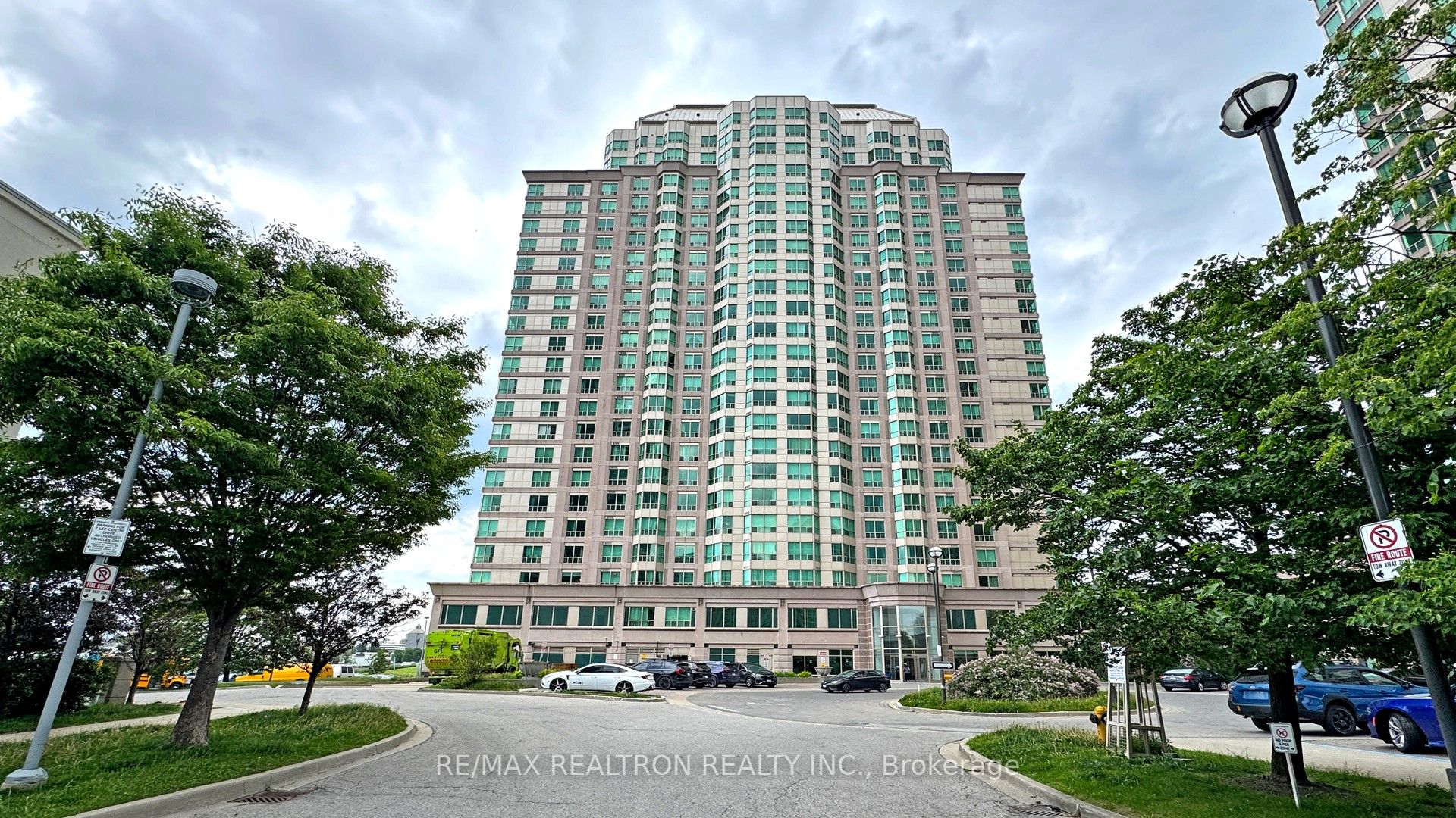 #1905 - 11 Lee Centre Drive Property Photo 1
