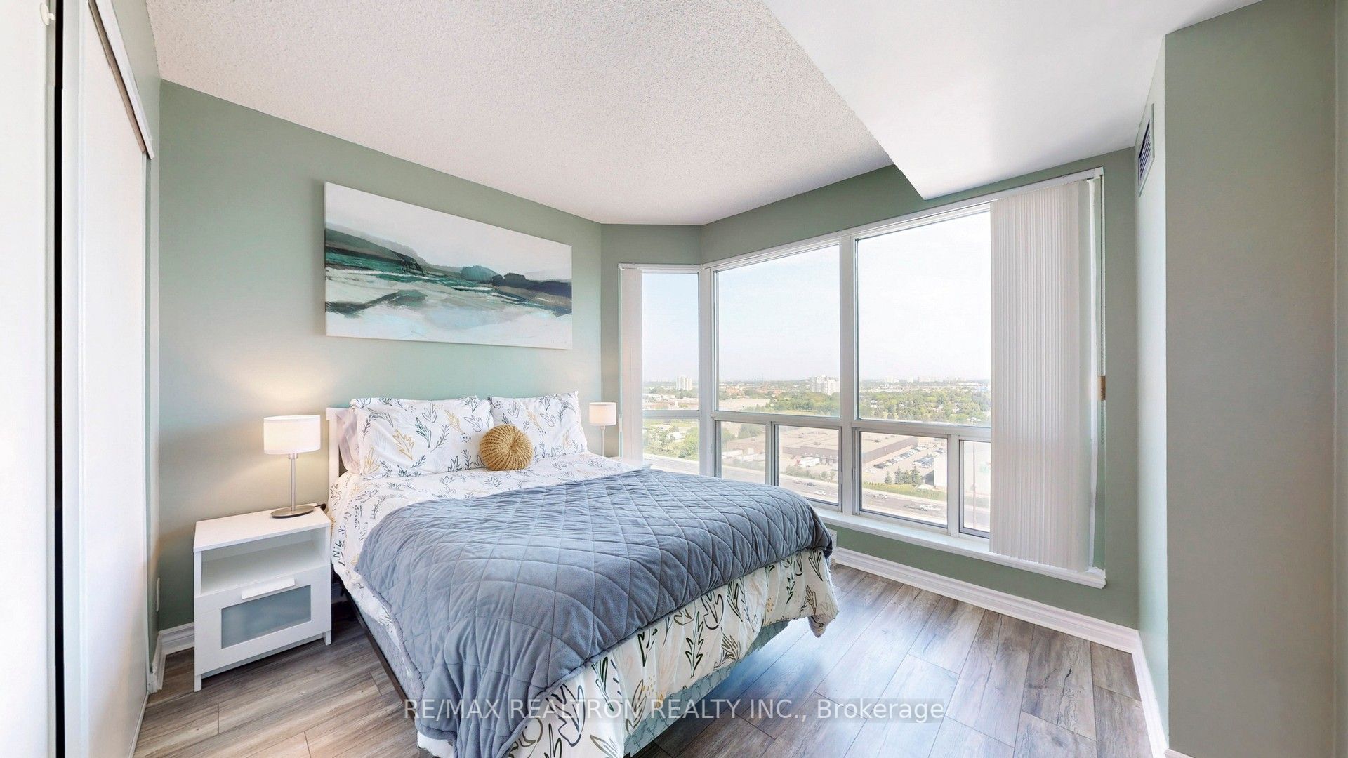 #1905 - 11 Lee Centre Drive Property Photo 10
