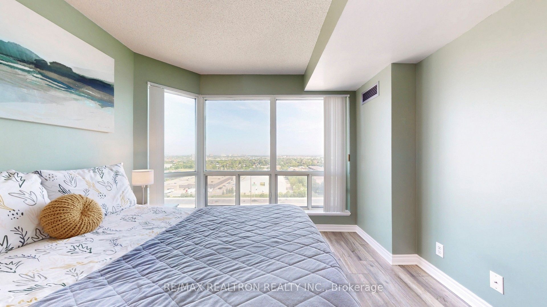 #1905 - 11 Lee Centre Drive Property Photo 12