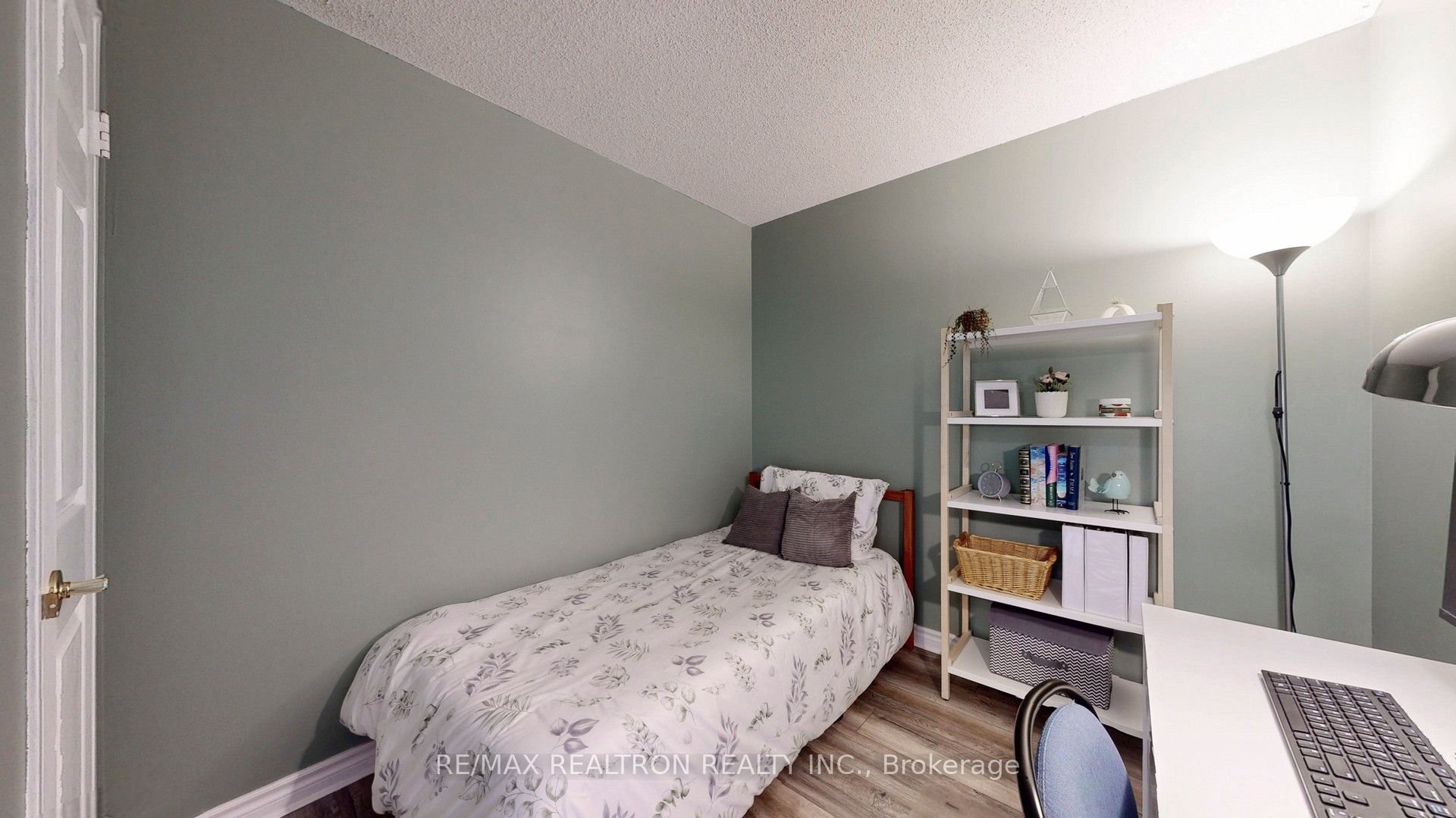 #1905 - 11 Lee Centre Drive Property Photo 13