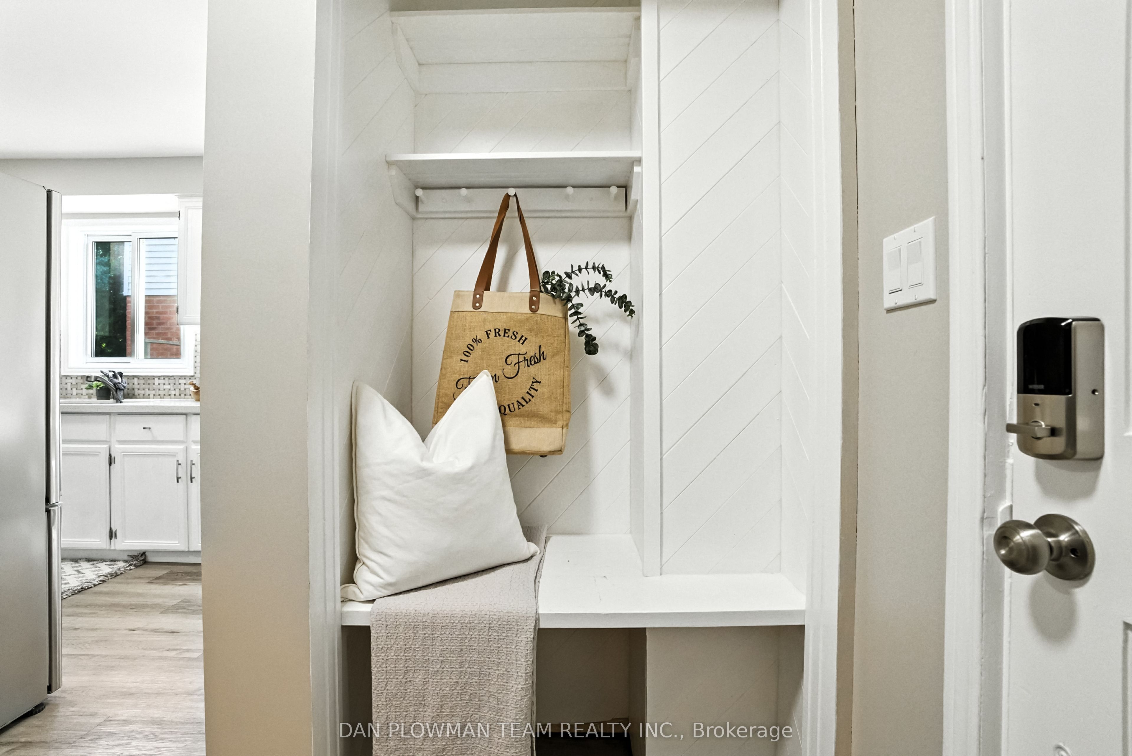 12 Longwood Court Property Photo 6