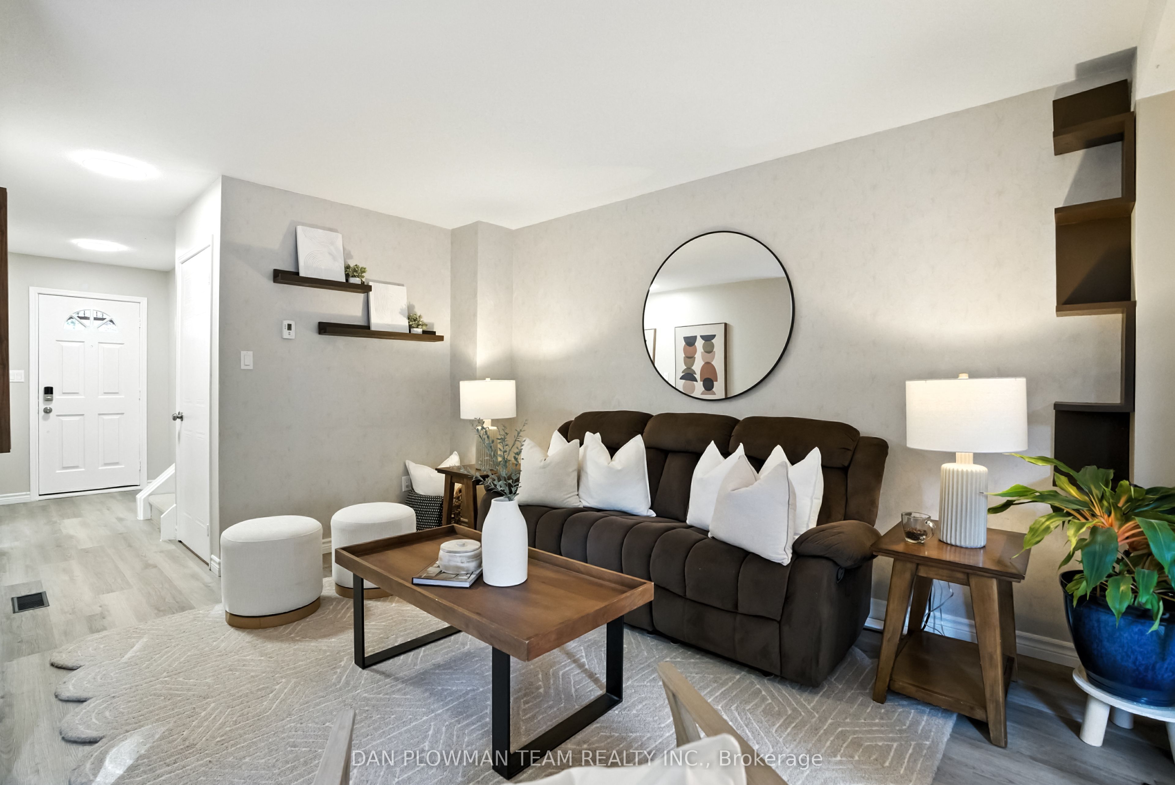 12 Longwood Court Property Photo 7