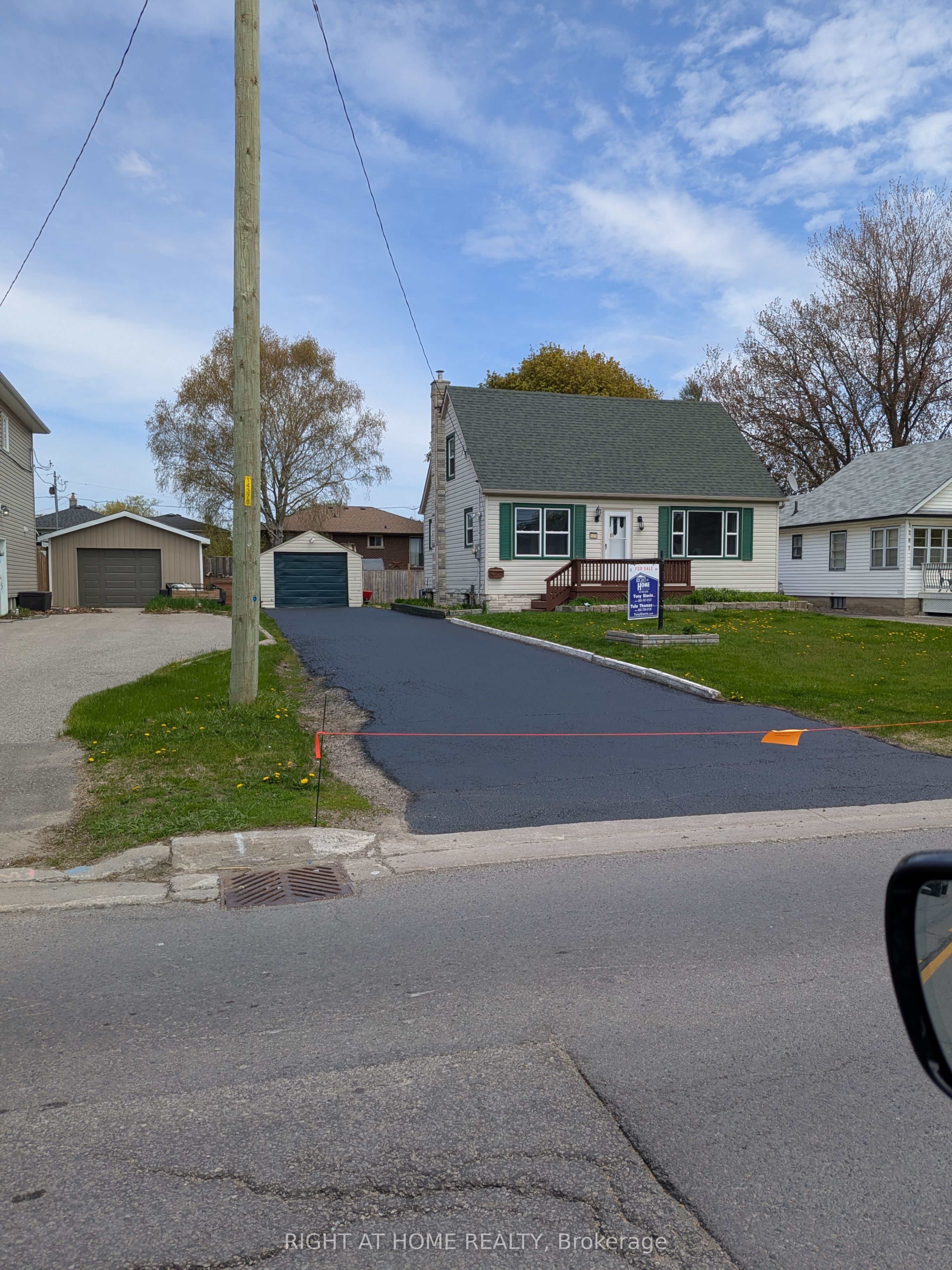1275 Simcoe Street S Property Photo 1