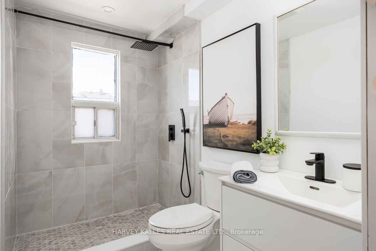 256 Sammon Avenue Property Photo 16
