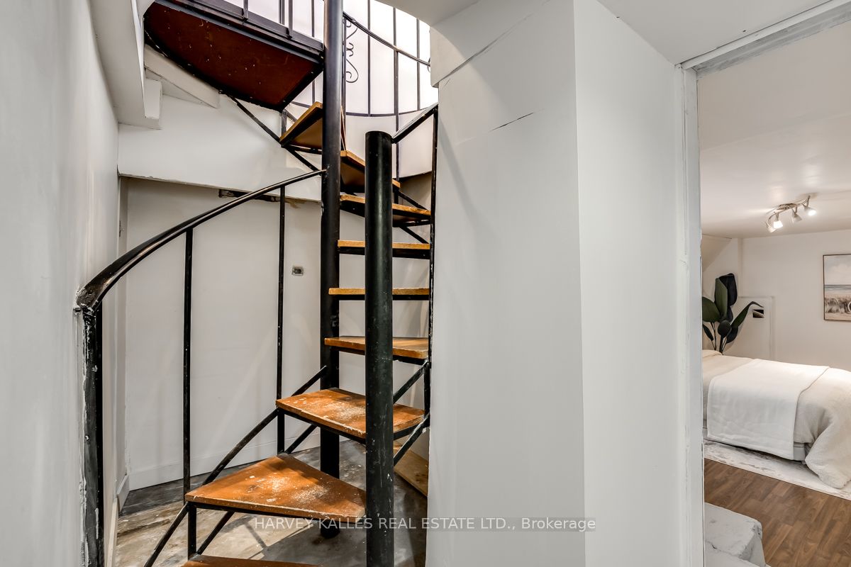 256 Sammon Avenue Property Photo 17