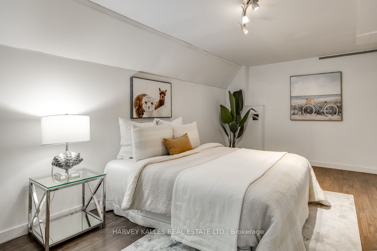 256 Sammon Avenue Property Photo 18