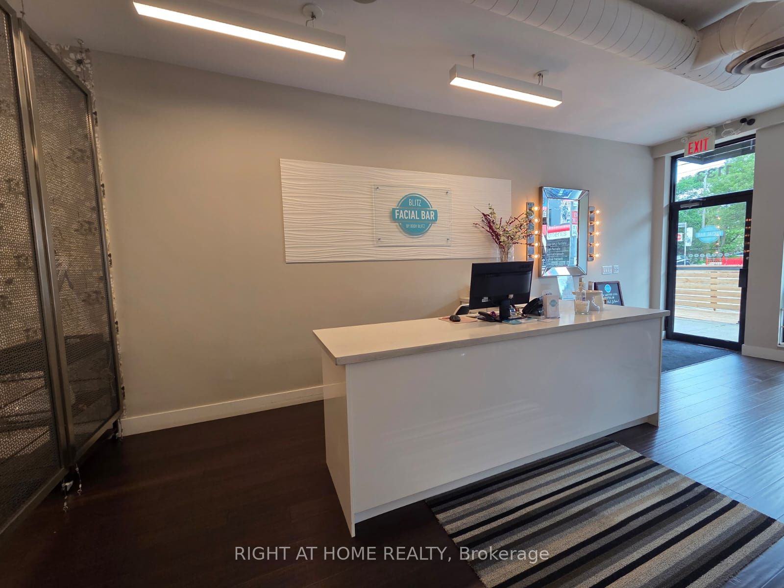 1133 Queen Street E Property Photo 6