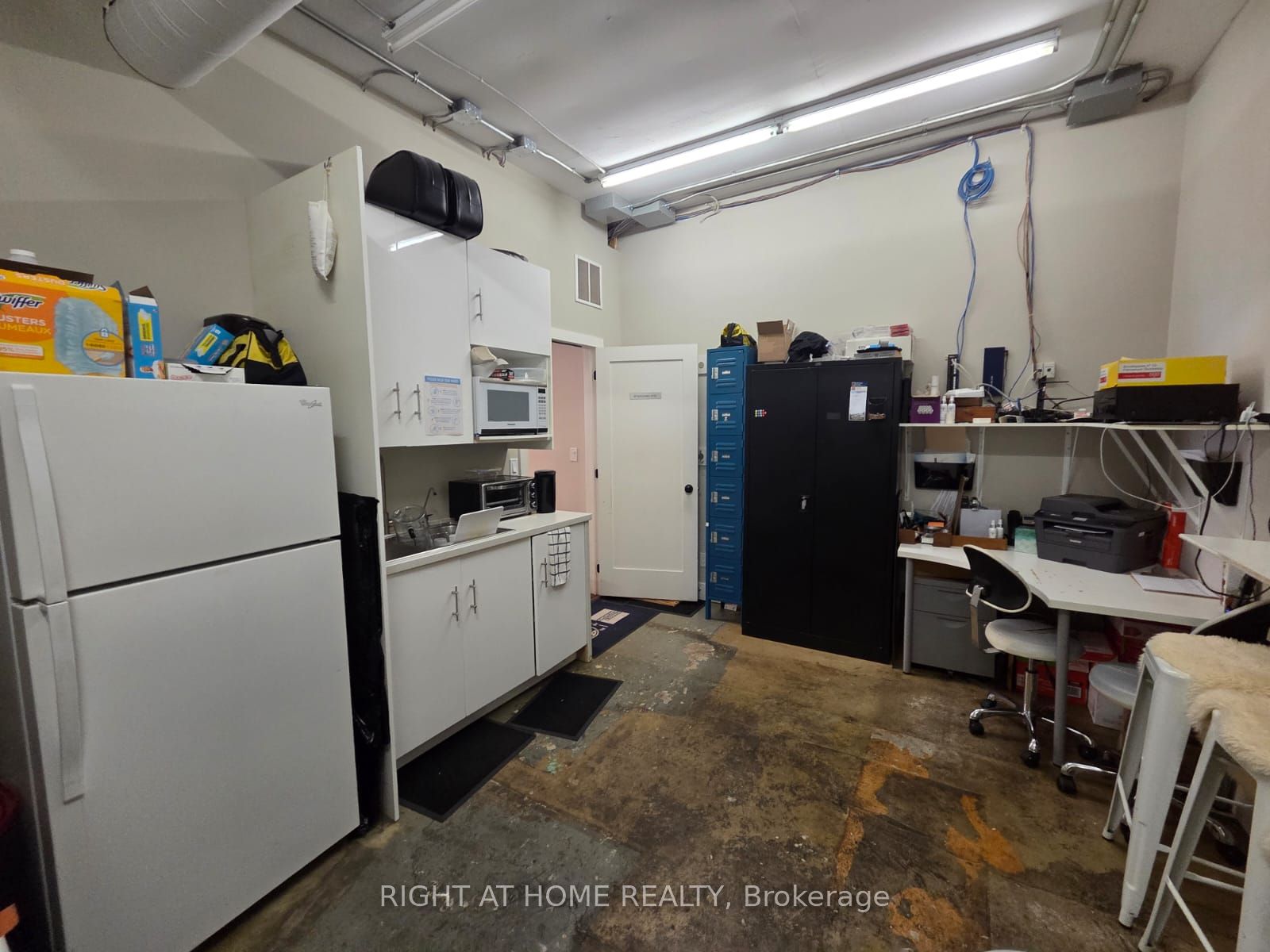 1133 Queen Street E Property Photo 17