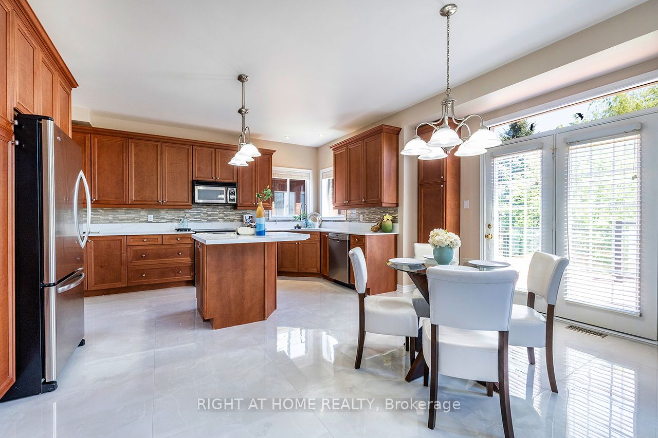 148 Brookhouse Drive Property Photo 8