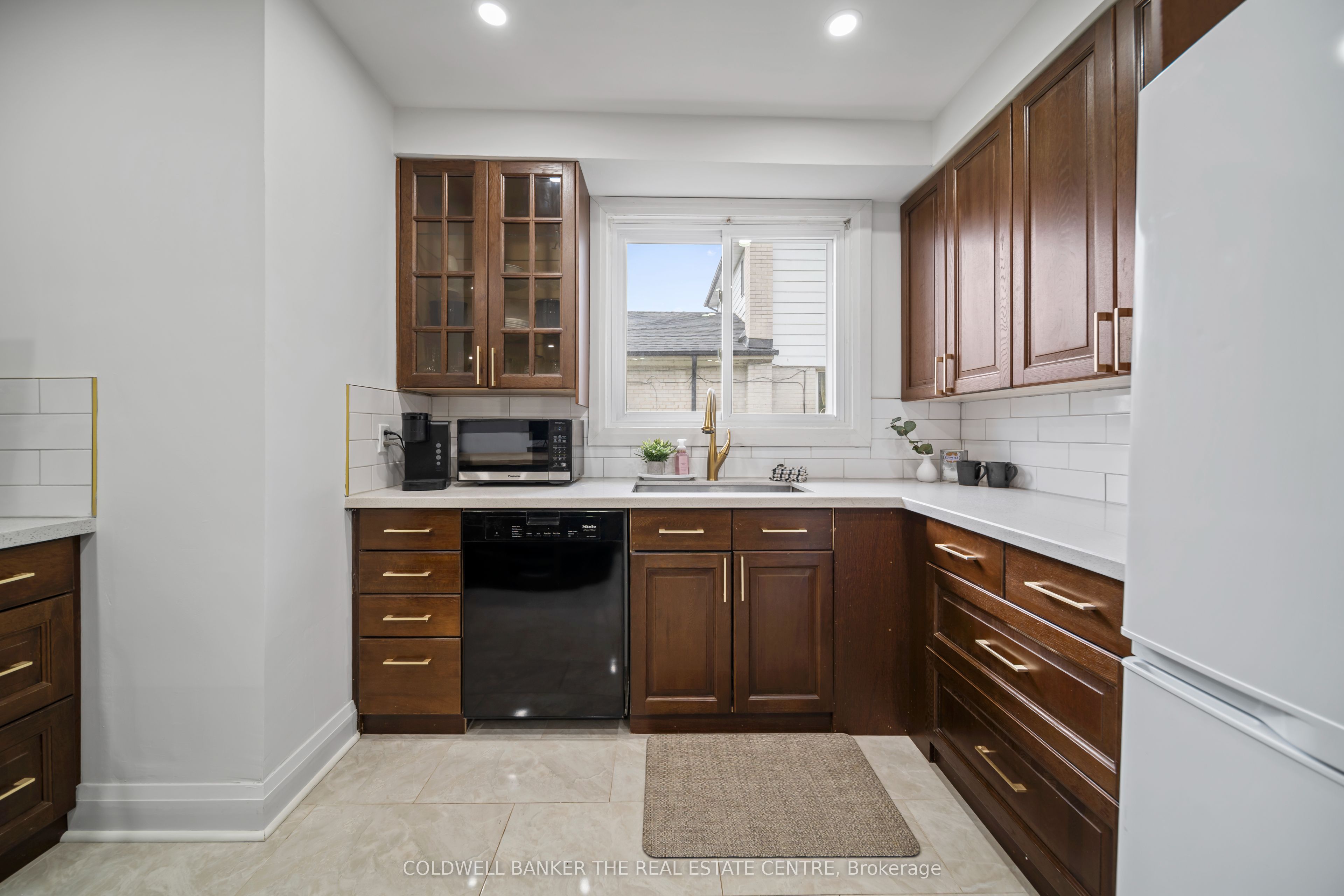135 Lord Roberts Drive Property Photo 10