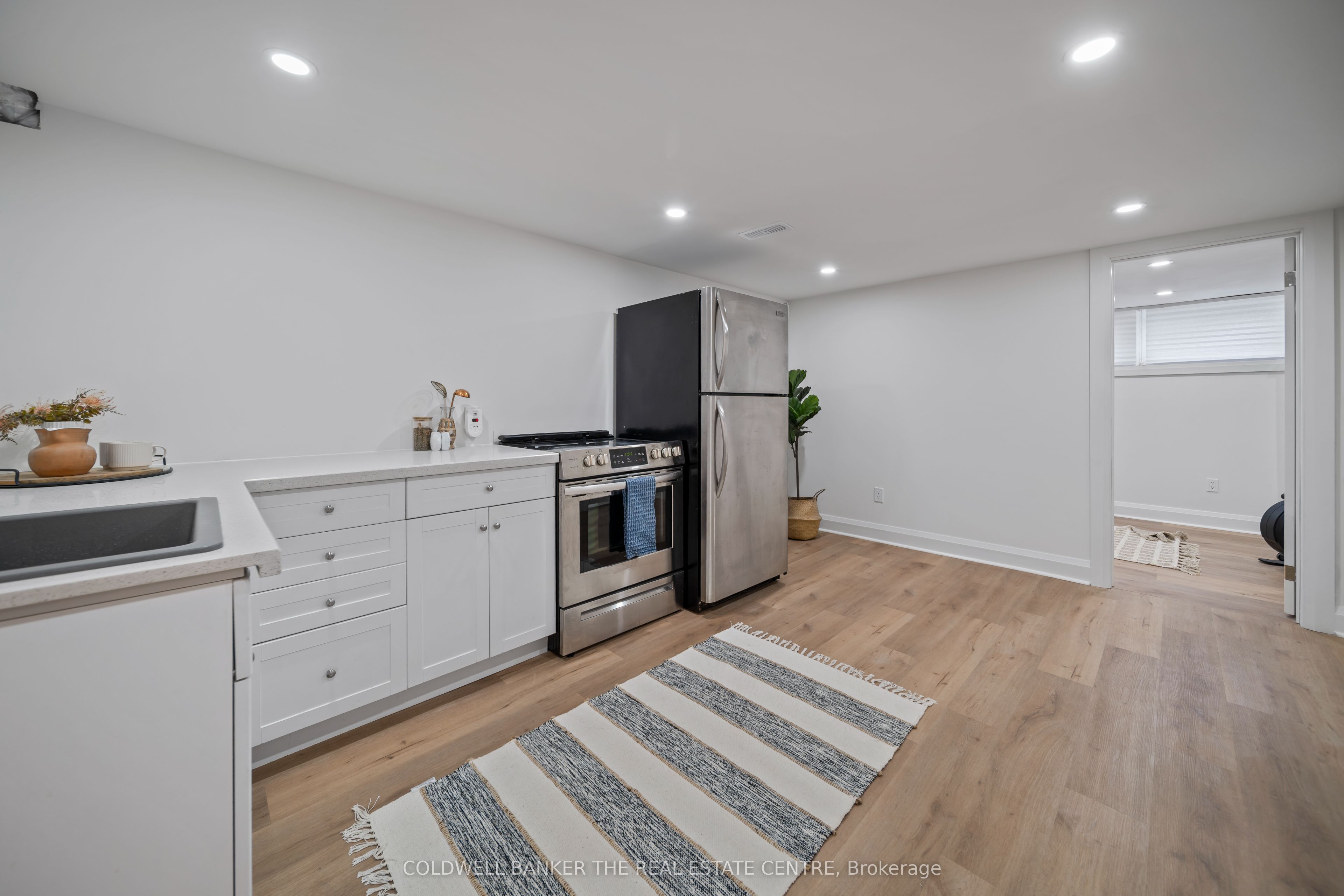 135 Lord Roberts Drive Property Photo 23