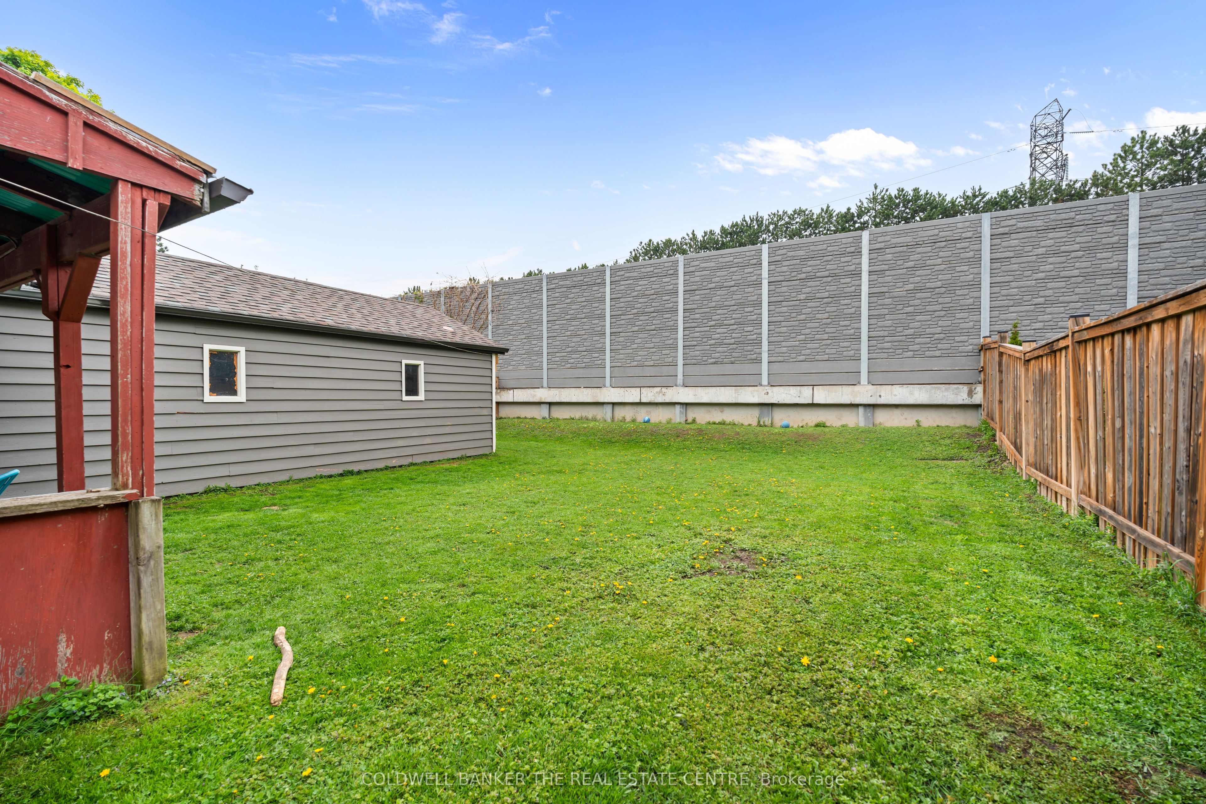 135 Lord Roberts Drive Property Photo 37