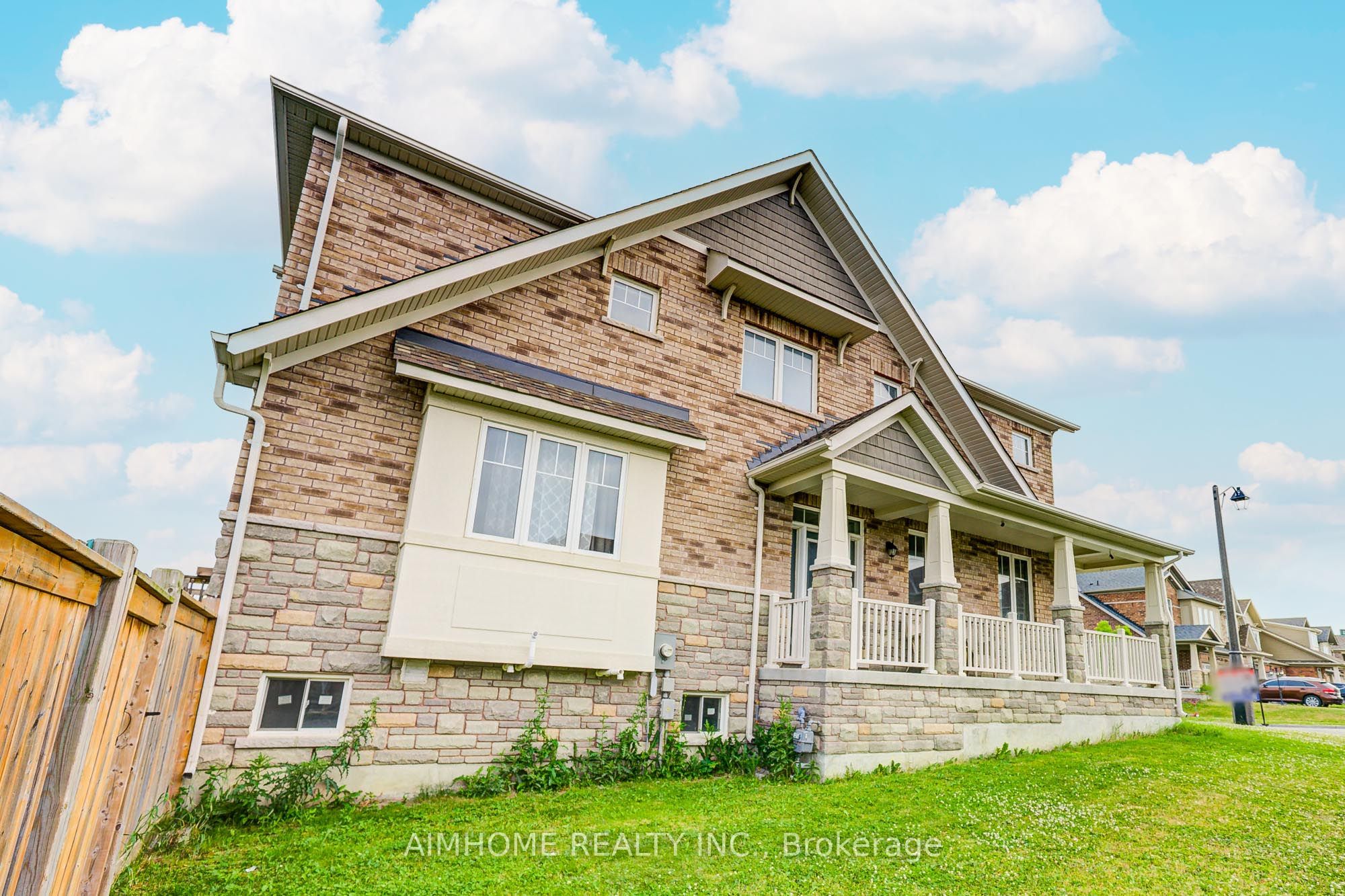 2383 Dobbinton Street Property Photo 6