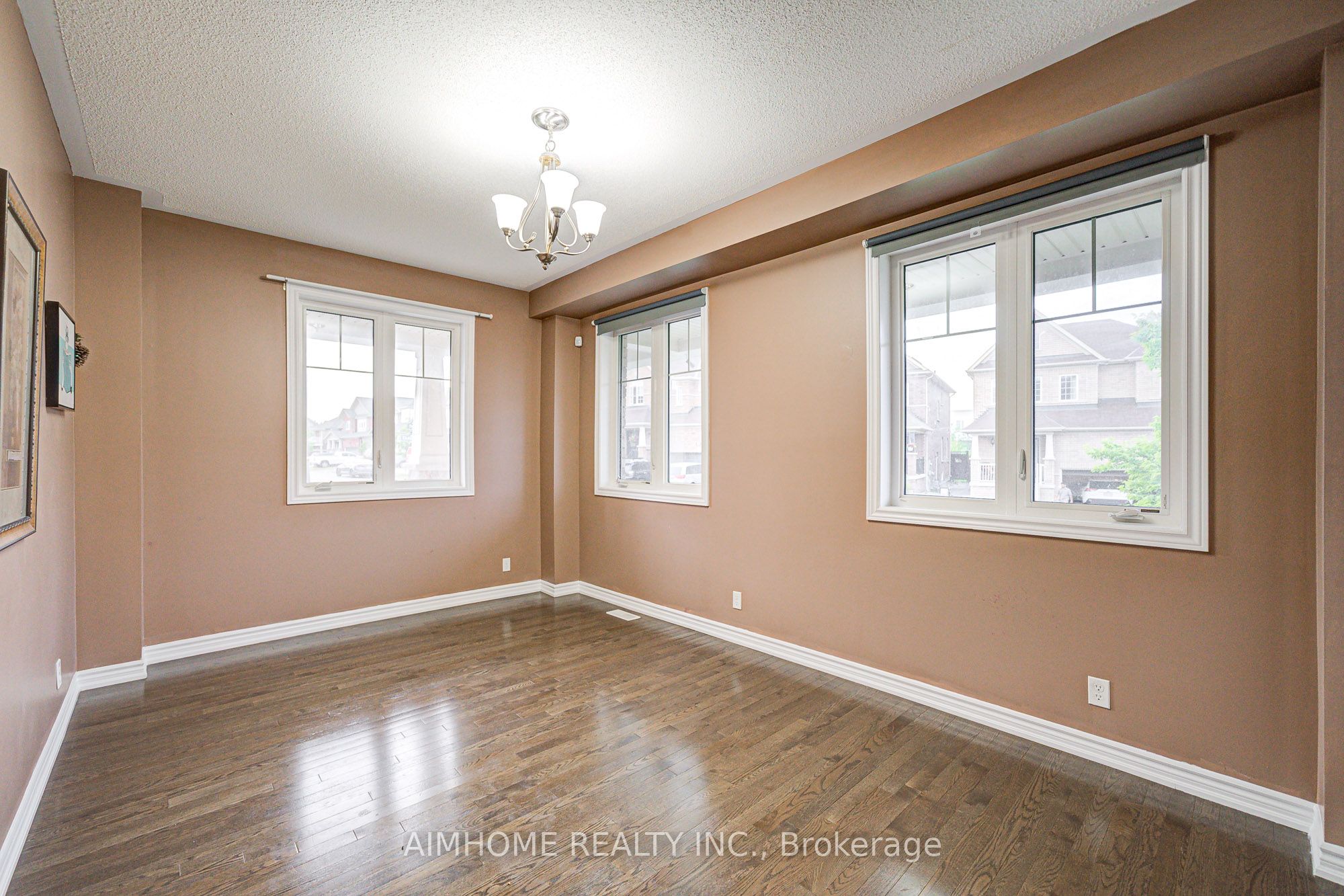 2383 Dobbinton Street Property Photo 11