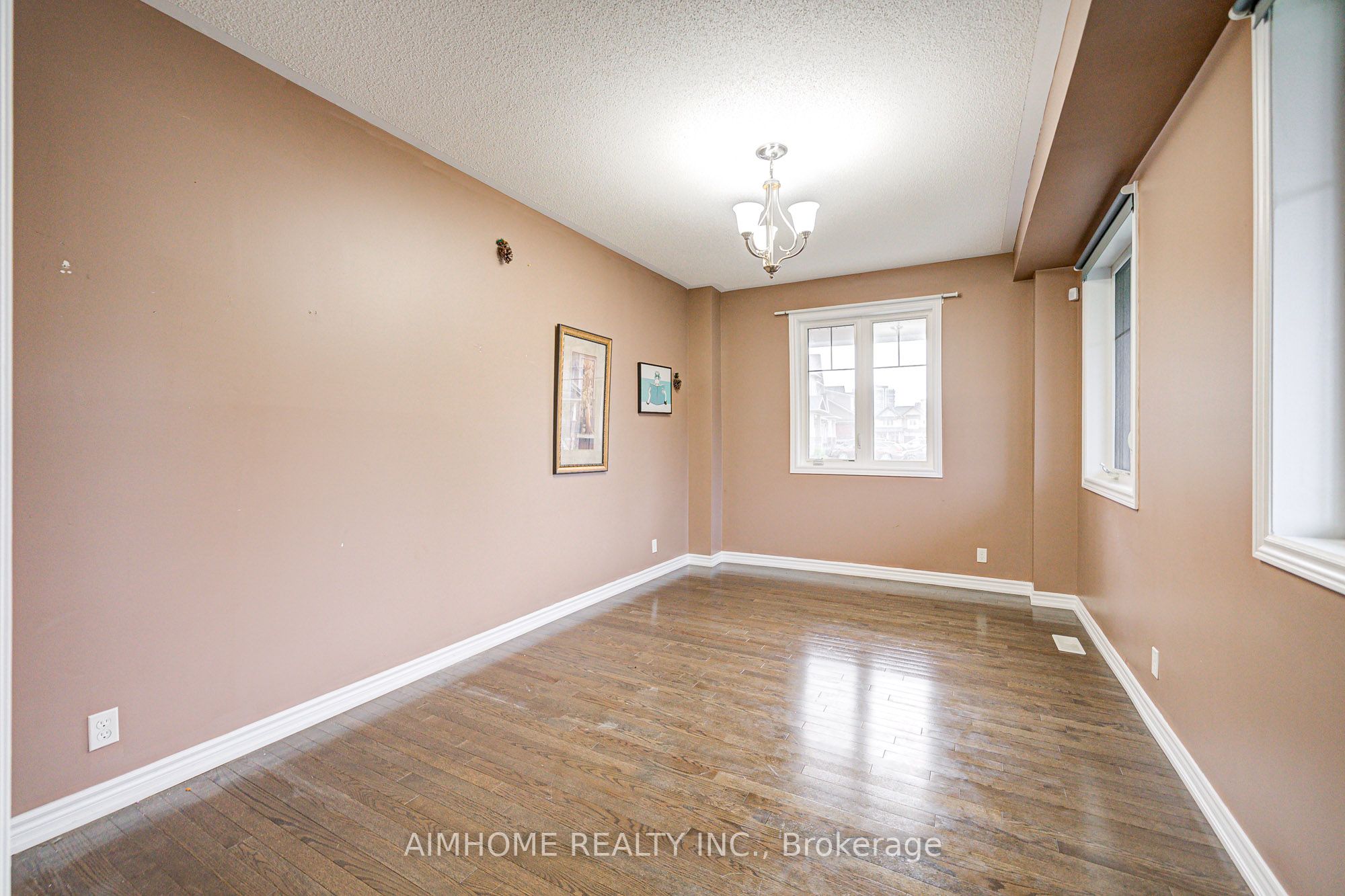 2383 Dobbinton Street Property Photo 12