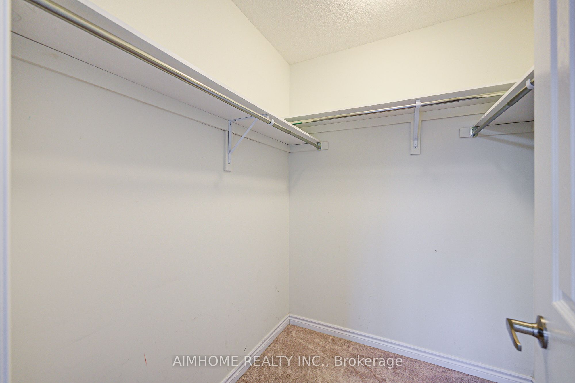 2383 Dobbinton Street Property Photo 35