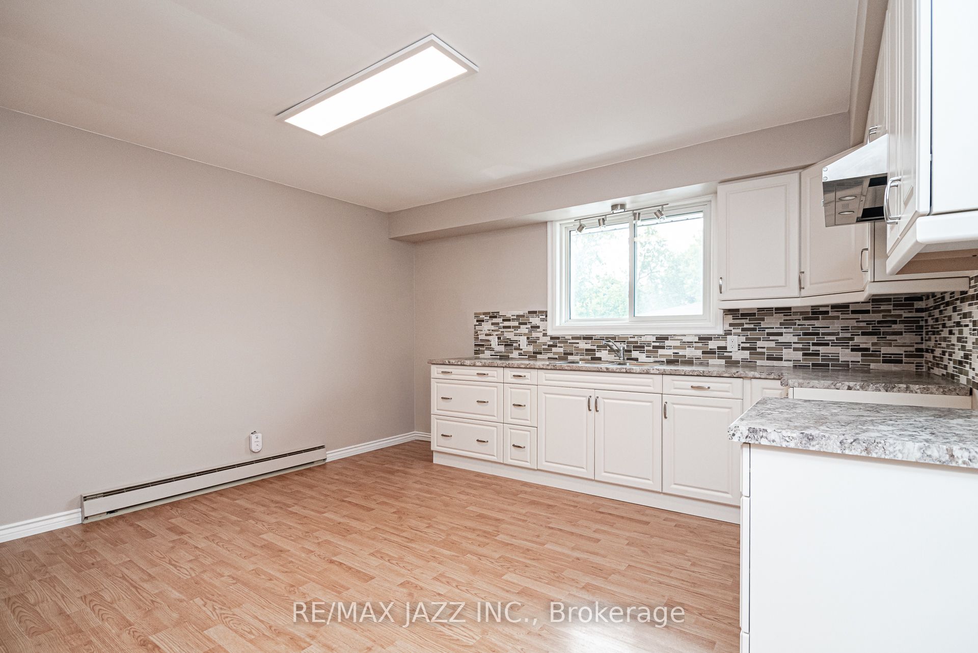 355 Oshawa Boulevard N Property Photo 3
