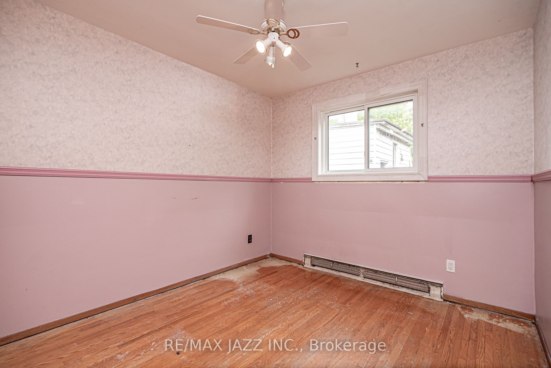 355 Oshawa Boulevard N Property Photo 16