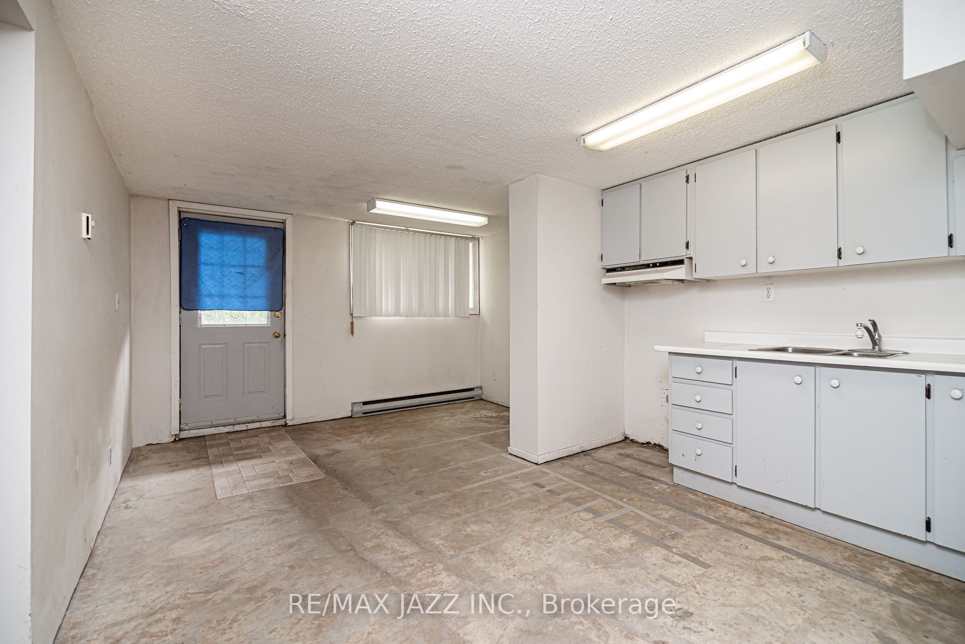 355 Oshawa Boulevard N Property Photo 18