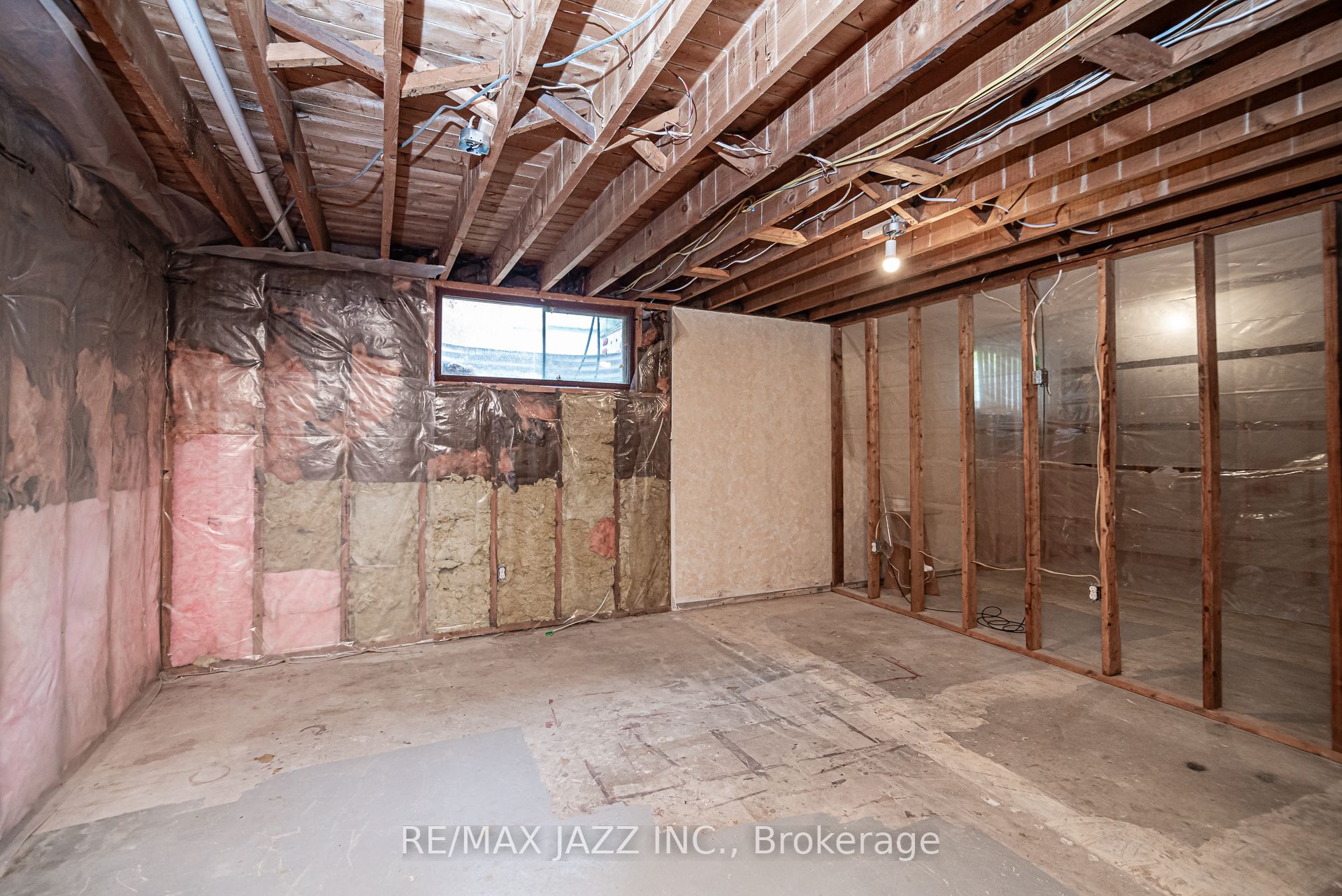 355 Oshawa Boulevard N Property Photo 20