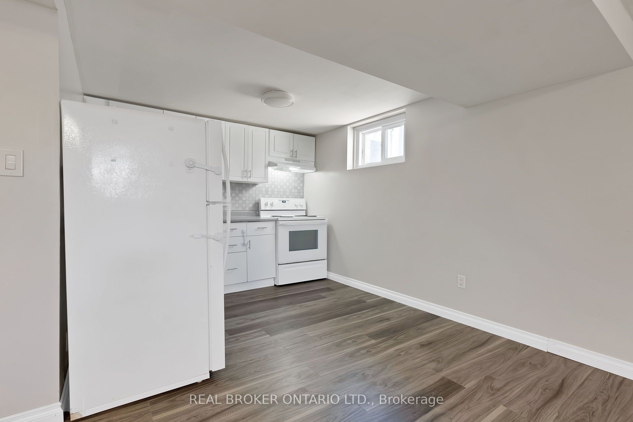 87 Wellington Avenue W Bsmt Property Photo 8