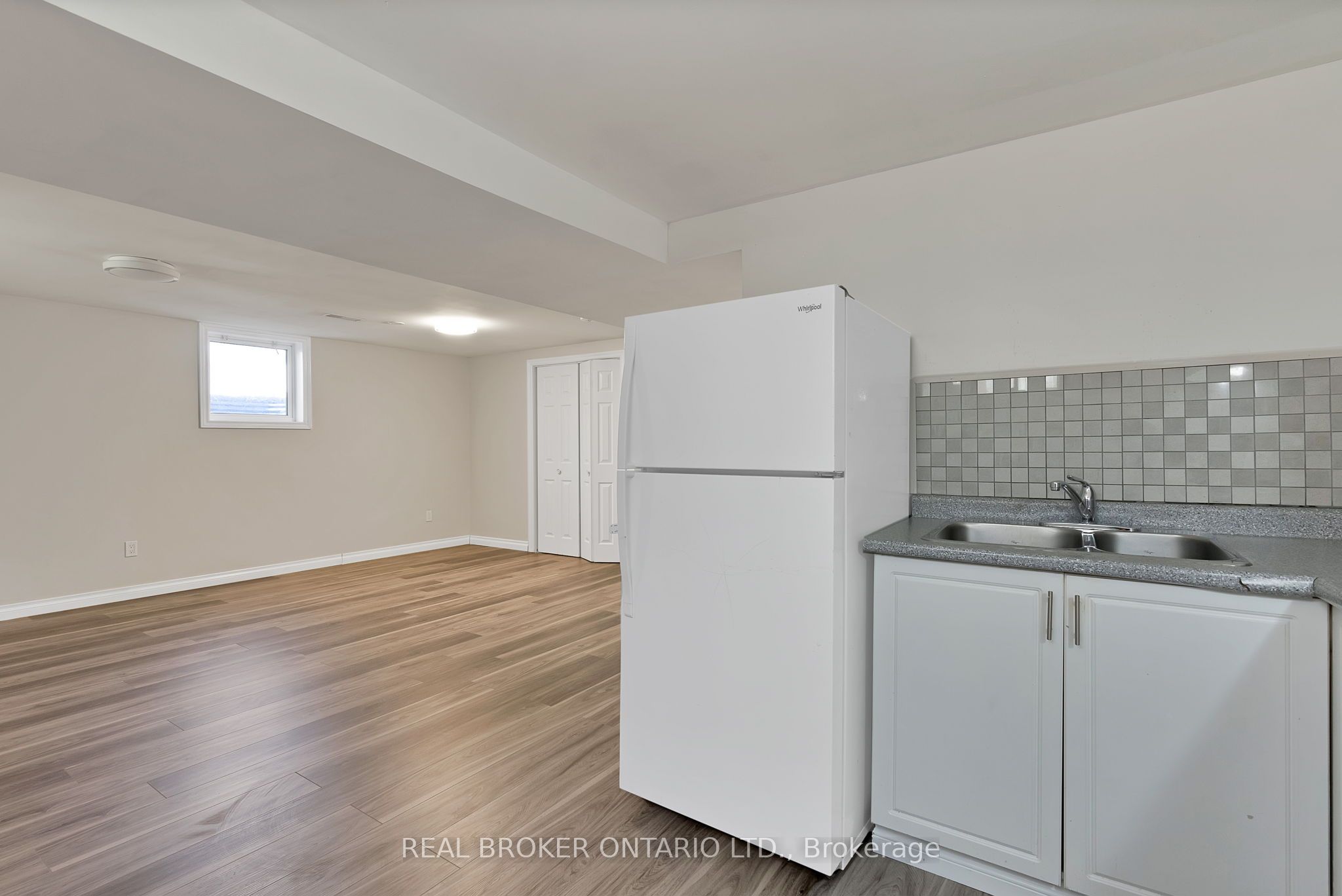 87 Wellington Avenue W Bsmt Property Photo 11