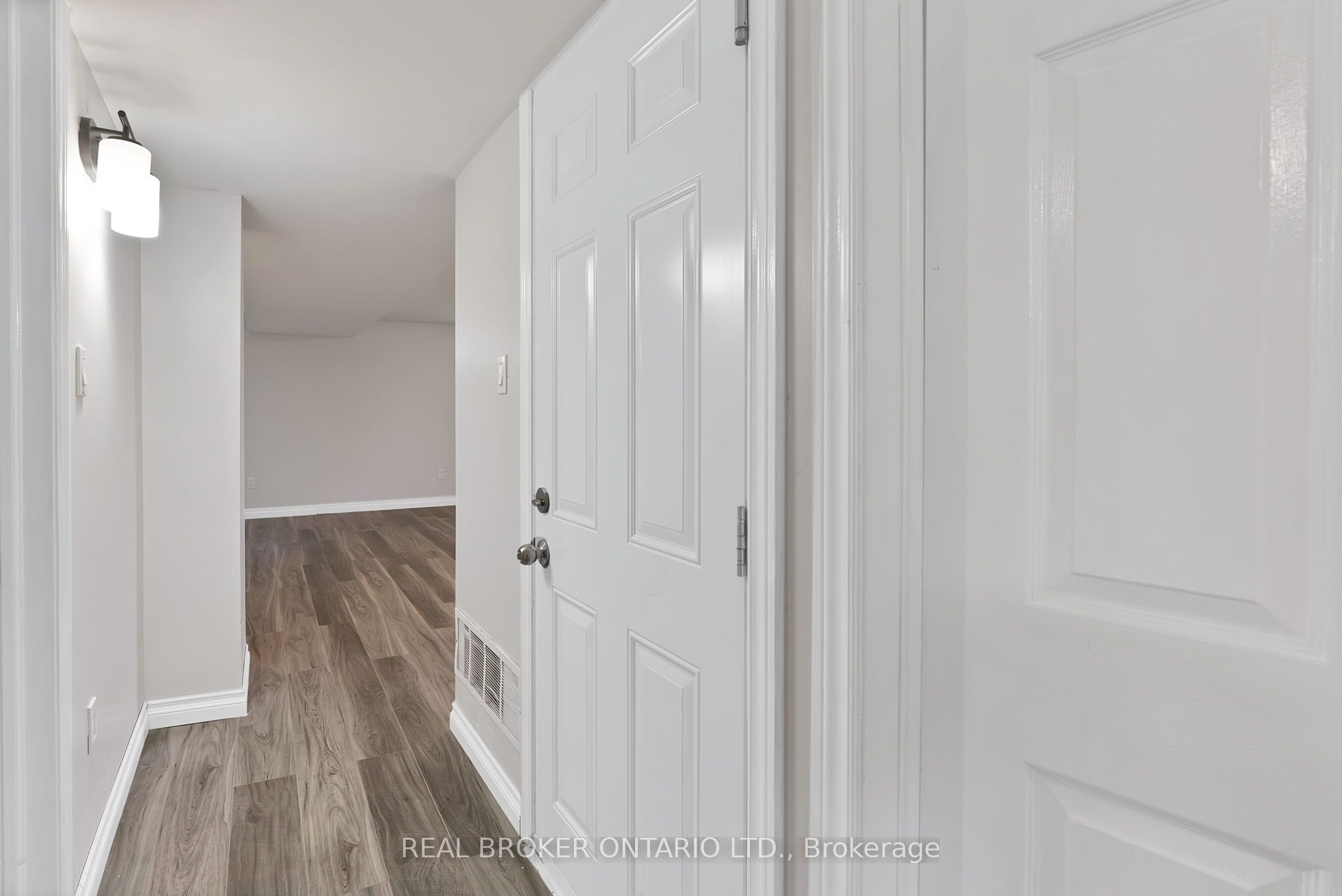 87 Wellington Avenue W Bsmt Property Photo 15