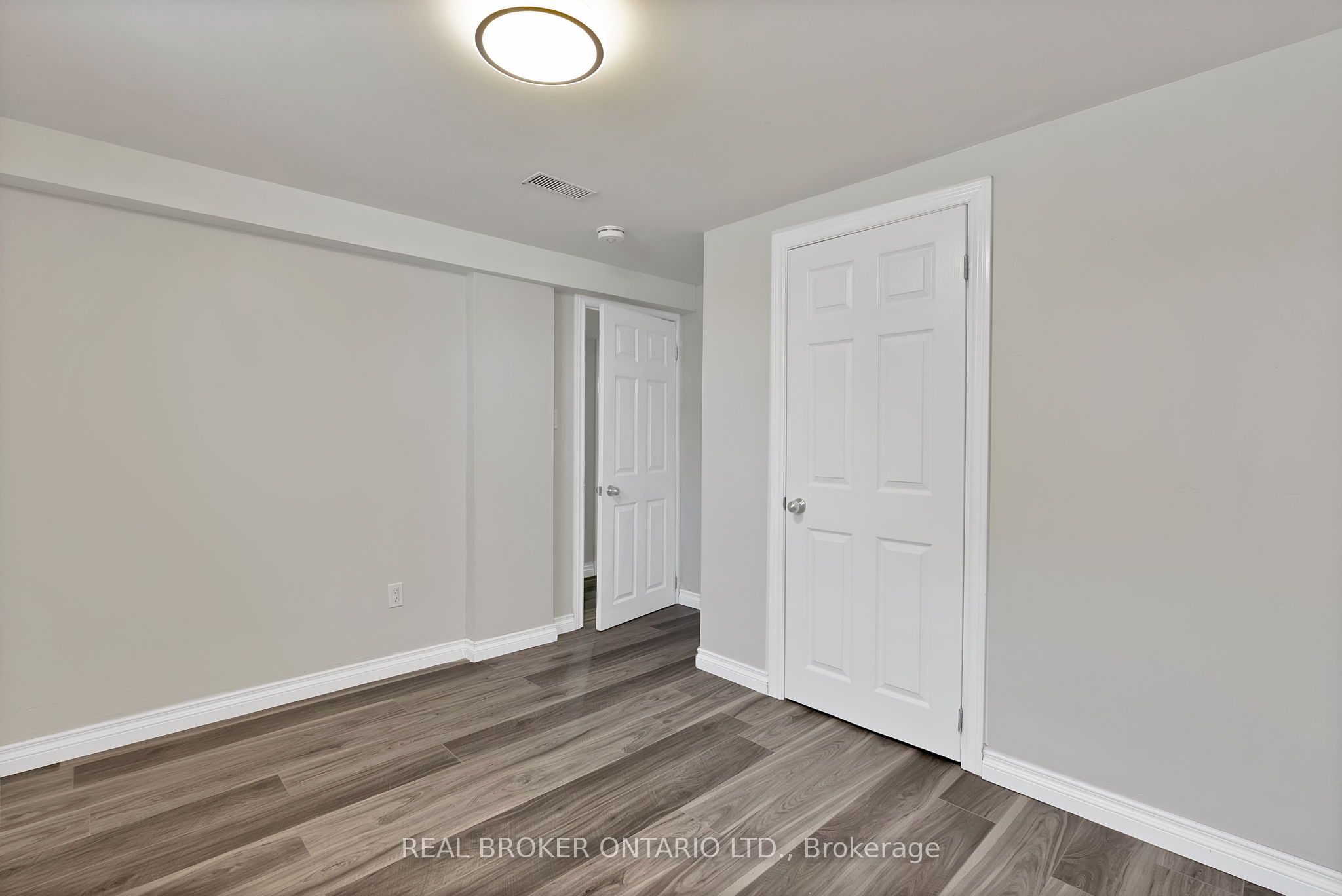87 Wellington Avenue W Bsmt Property Photo 16