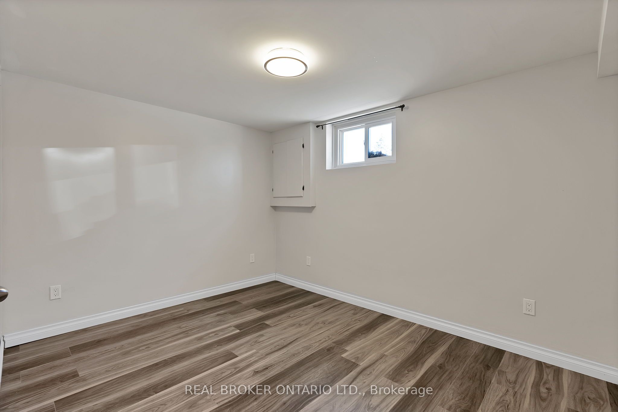 87 Wellington Avenue W Bsmt Property Photo 18
