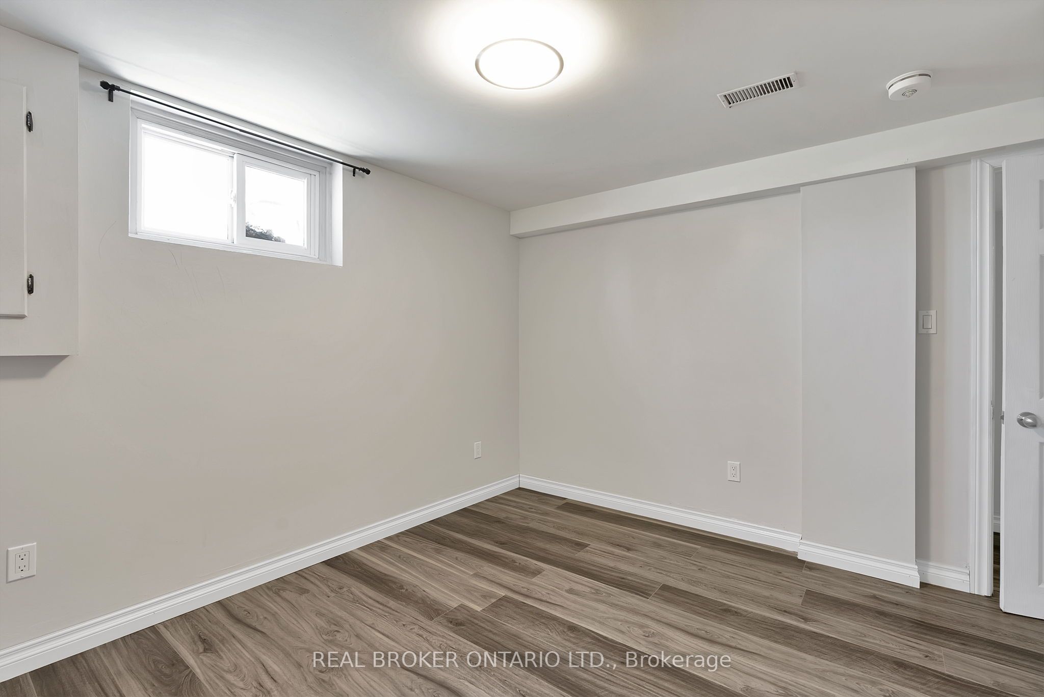 87 Wellington Avenue W Bsmt Property Photo 21