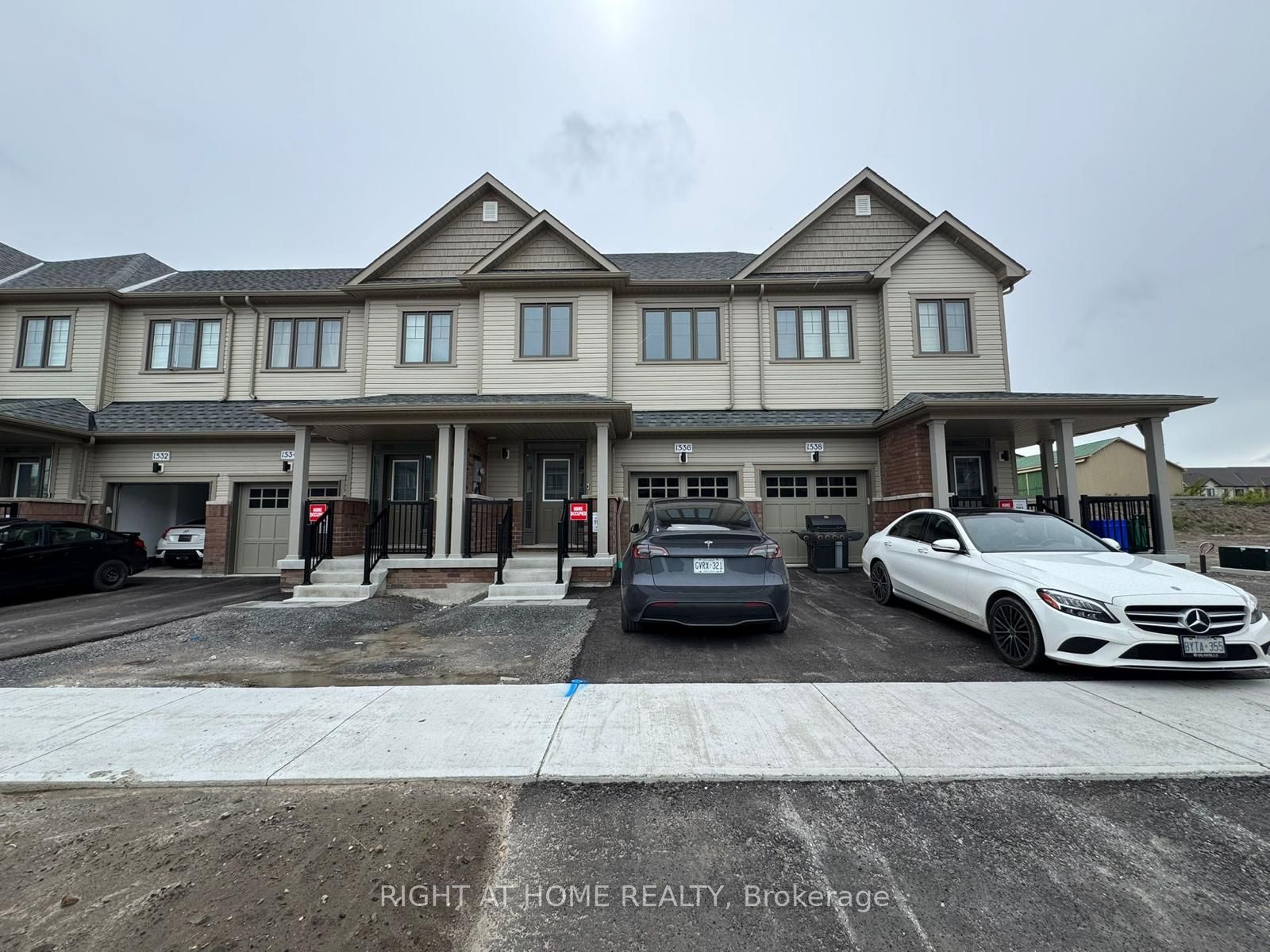 1536 Wheatcroft Drive Property Photo 1