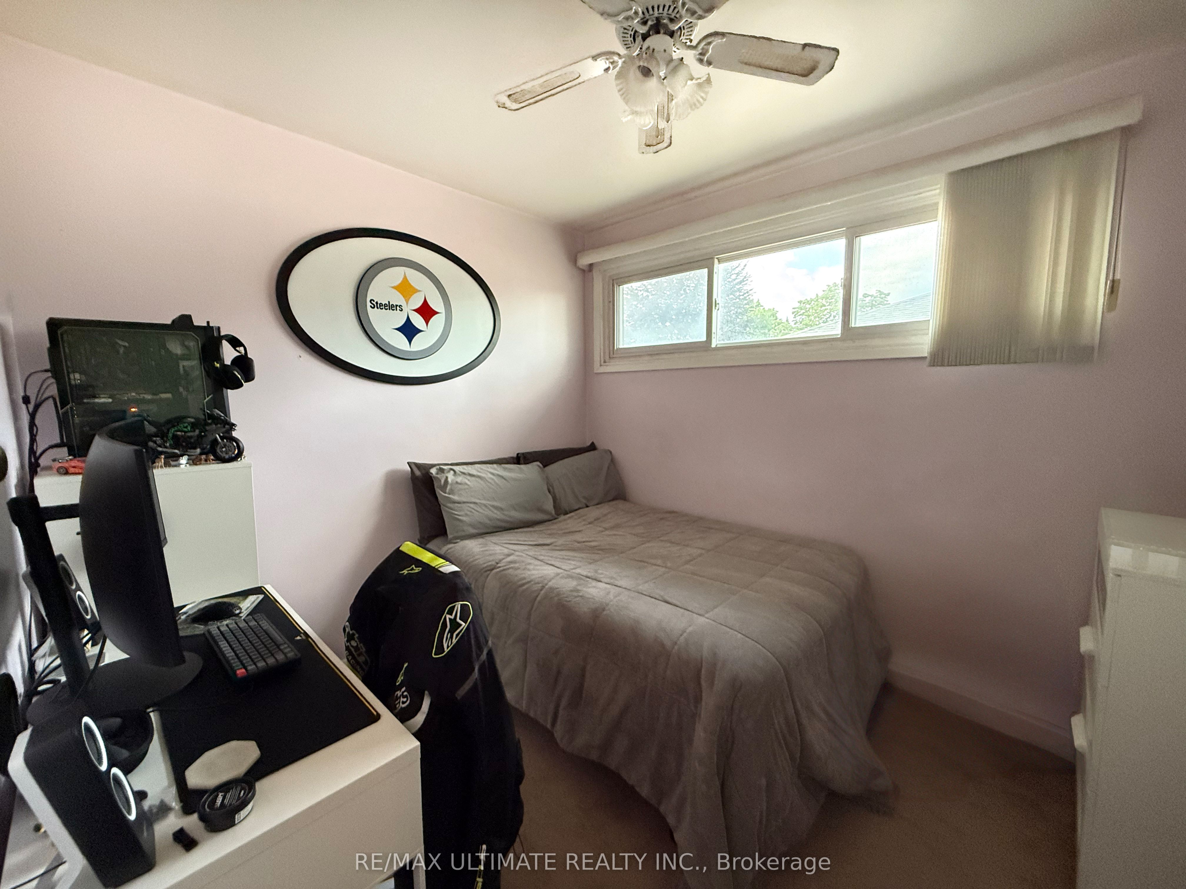 313 Rossland Road W Property Photo 14