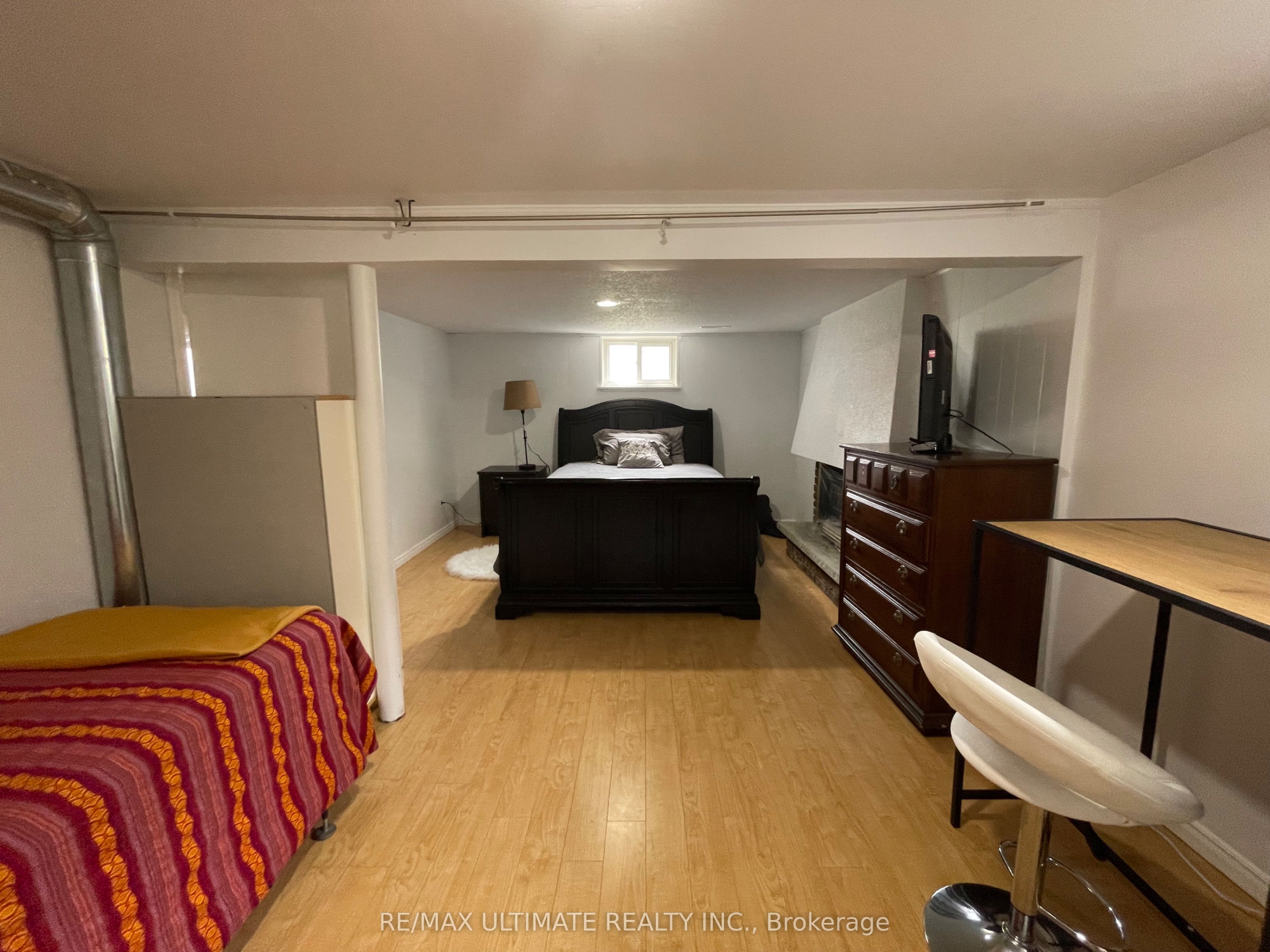 313 Rossland Road W Property Photo 21