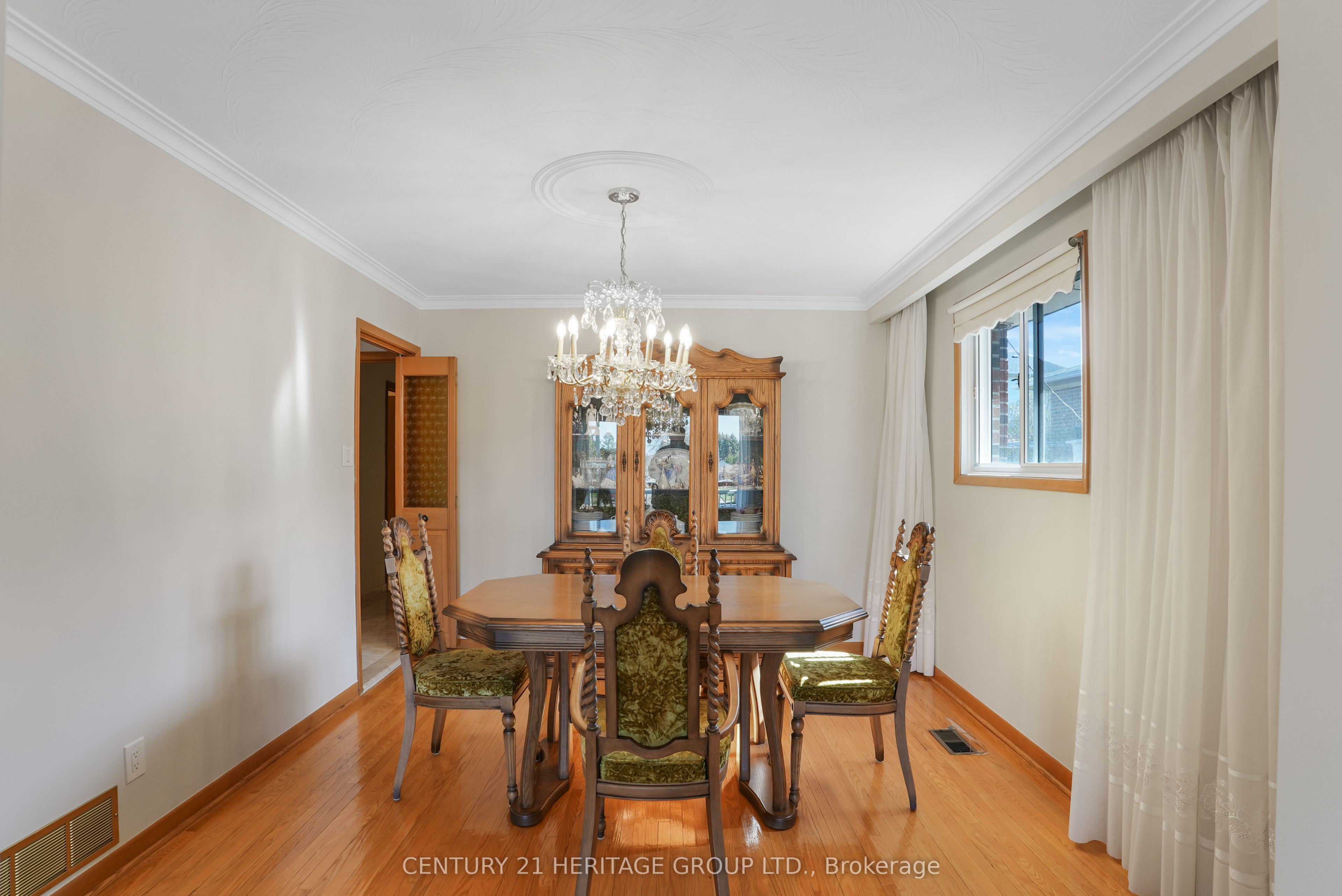31 Scarden Avenue Property Photo 14