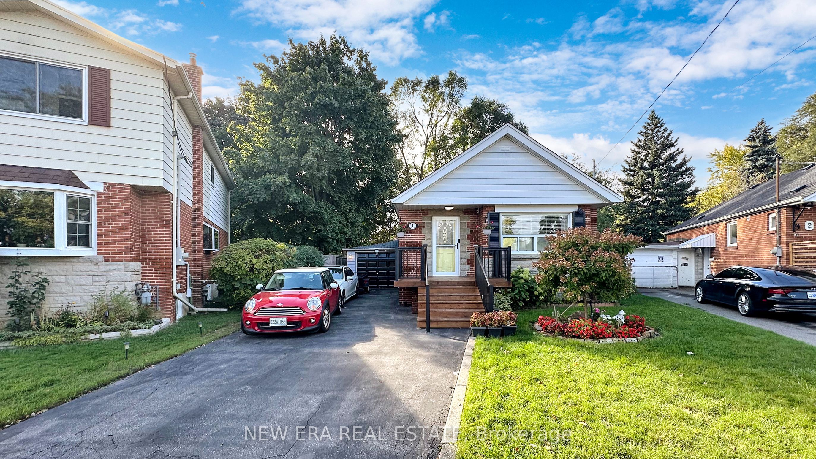 1 Fairbourne Crescent Property Photo 1