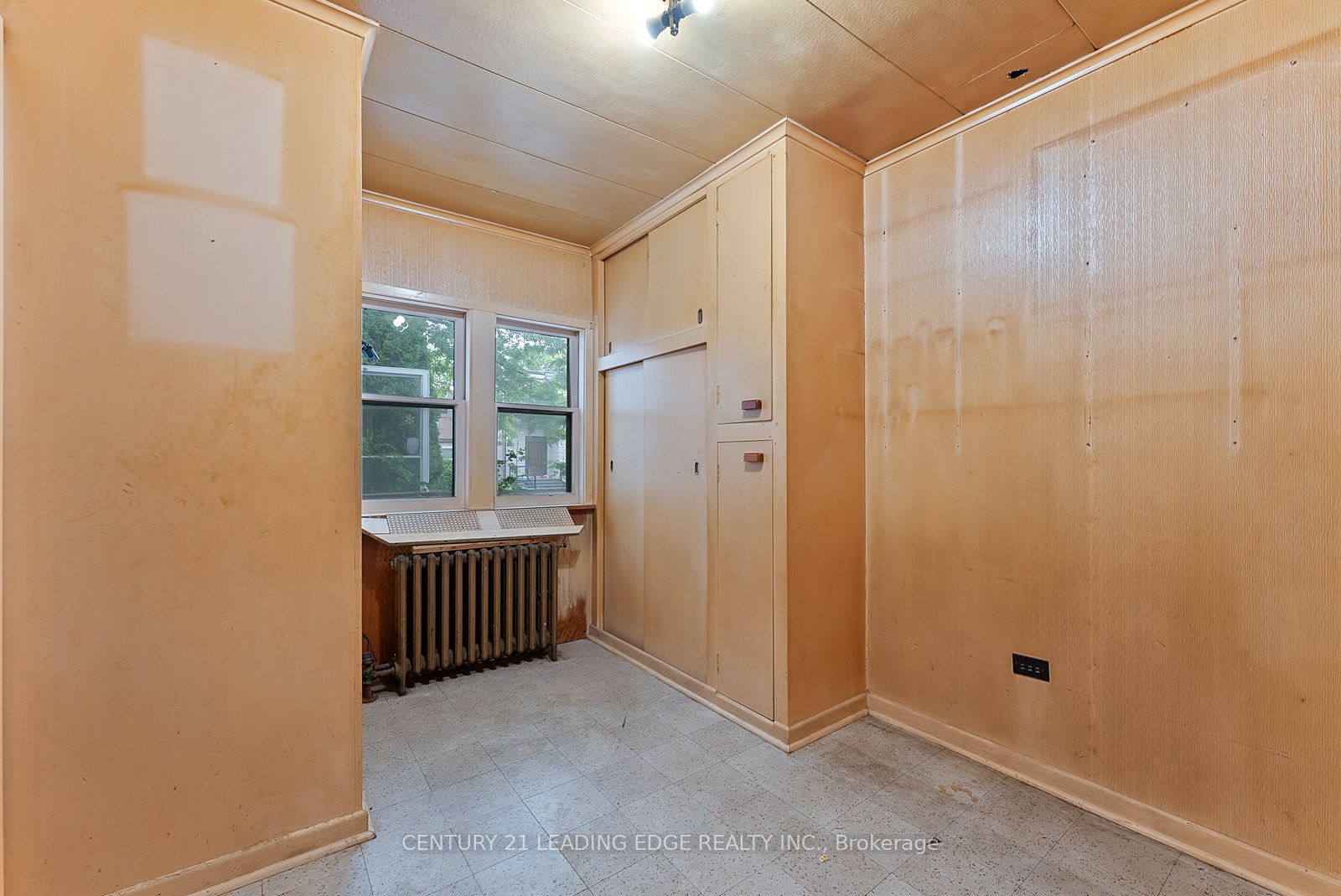 102 Kalmar Avenue N Property Photo 9