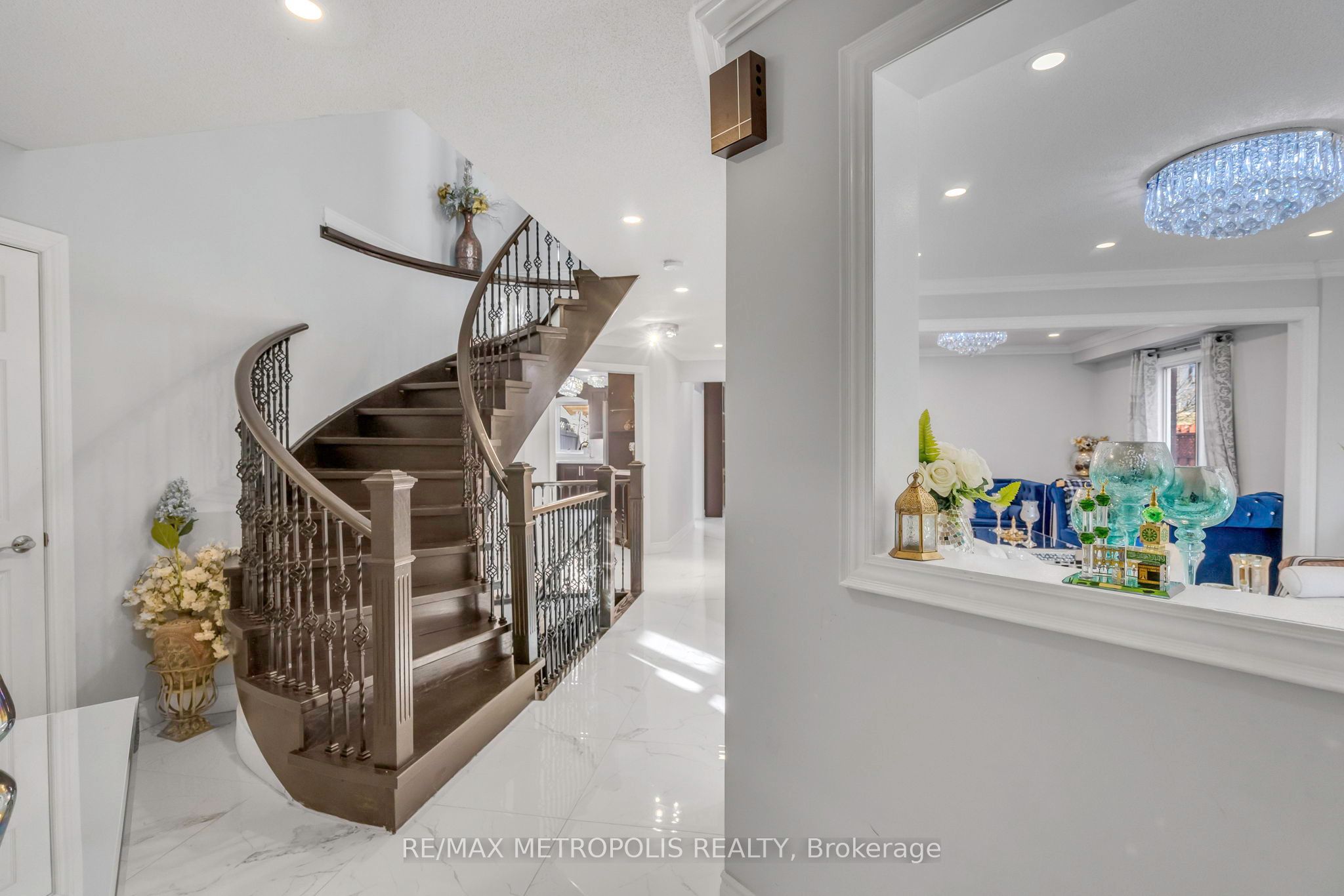 345 Old Harwood Avenue Property Photo 2