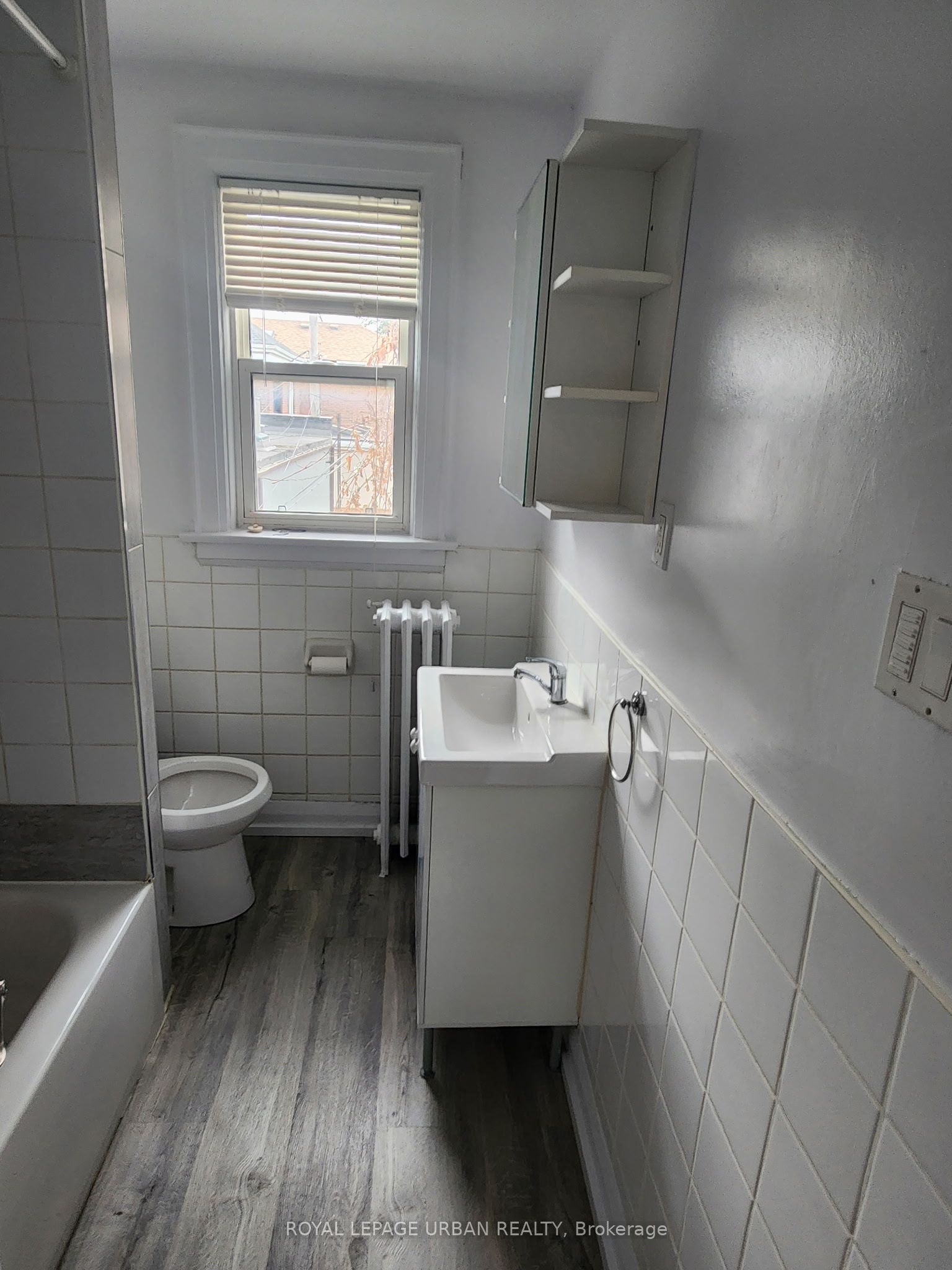 132a O'connor Drive Upper Property Photo 8