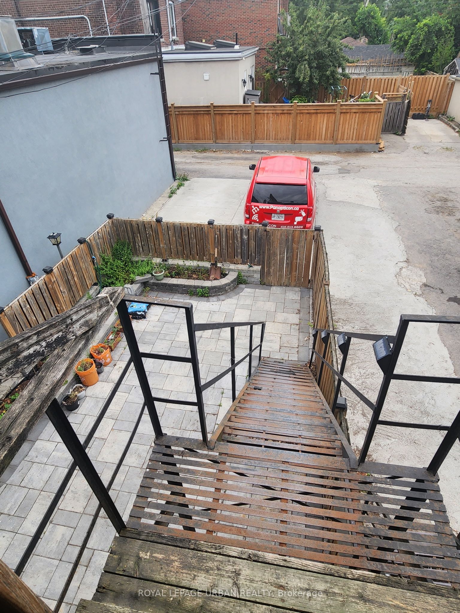 132a O'connor Drive Upper Property Photo 10
