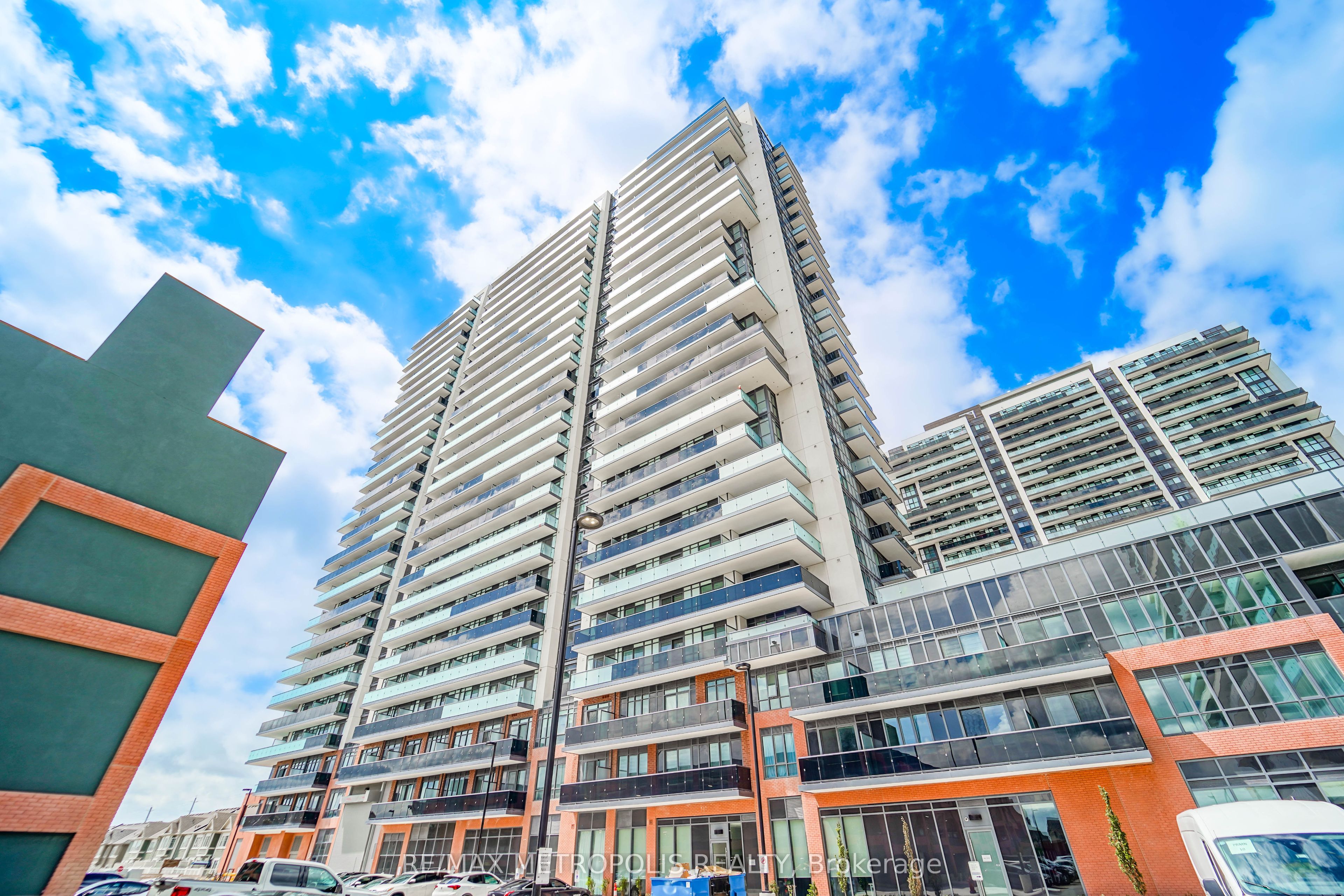 #2017 - 2545 SIMCOE Street Property Photo 1