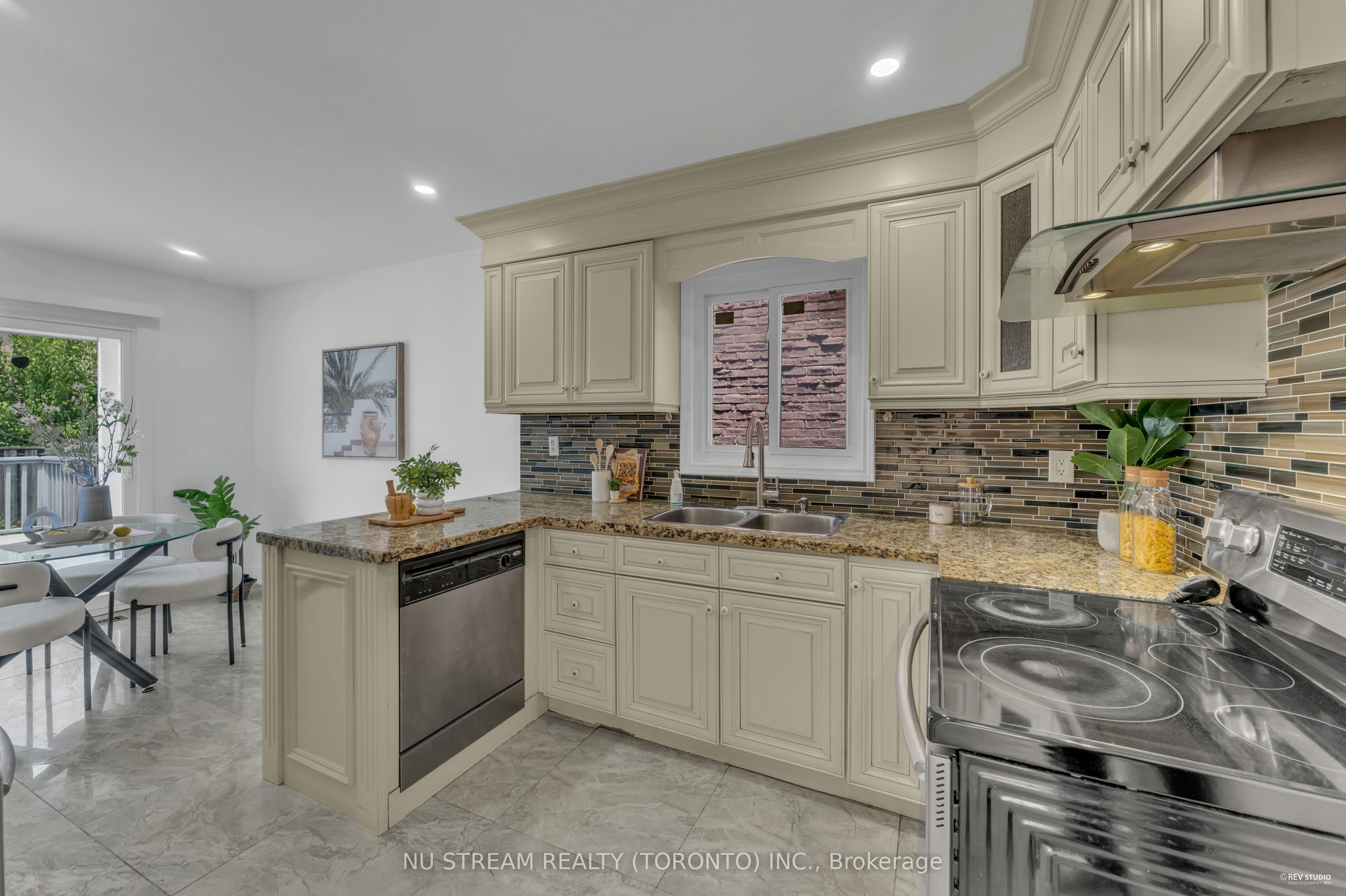 26 Silbury Drive Property Photo 18