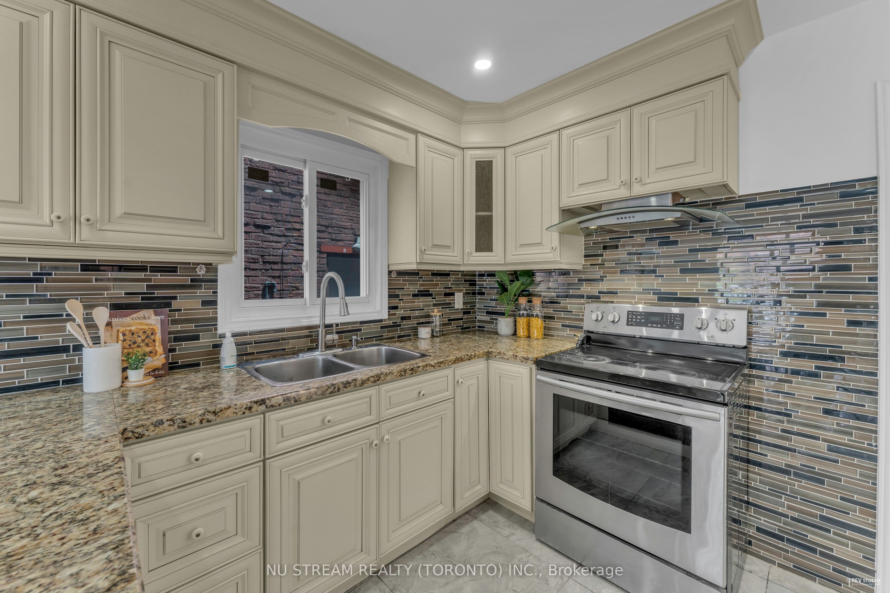 26 Silbury Drive Property Photo 21