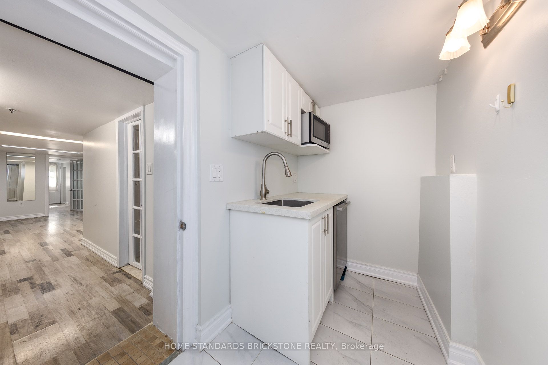 792 Pape Avenue Lower Property Photo 6