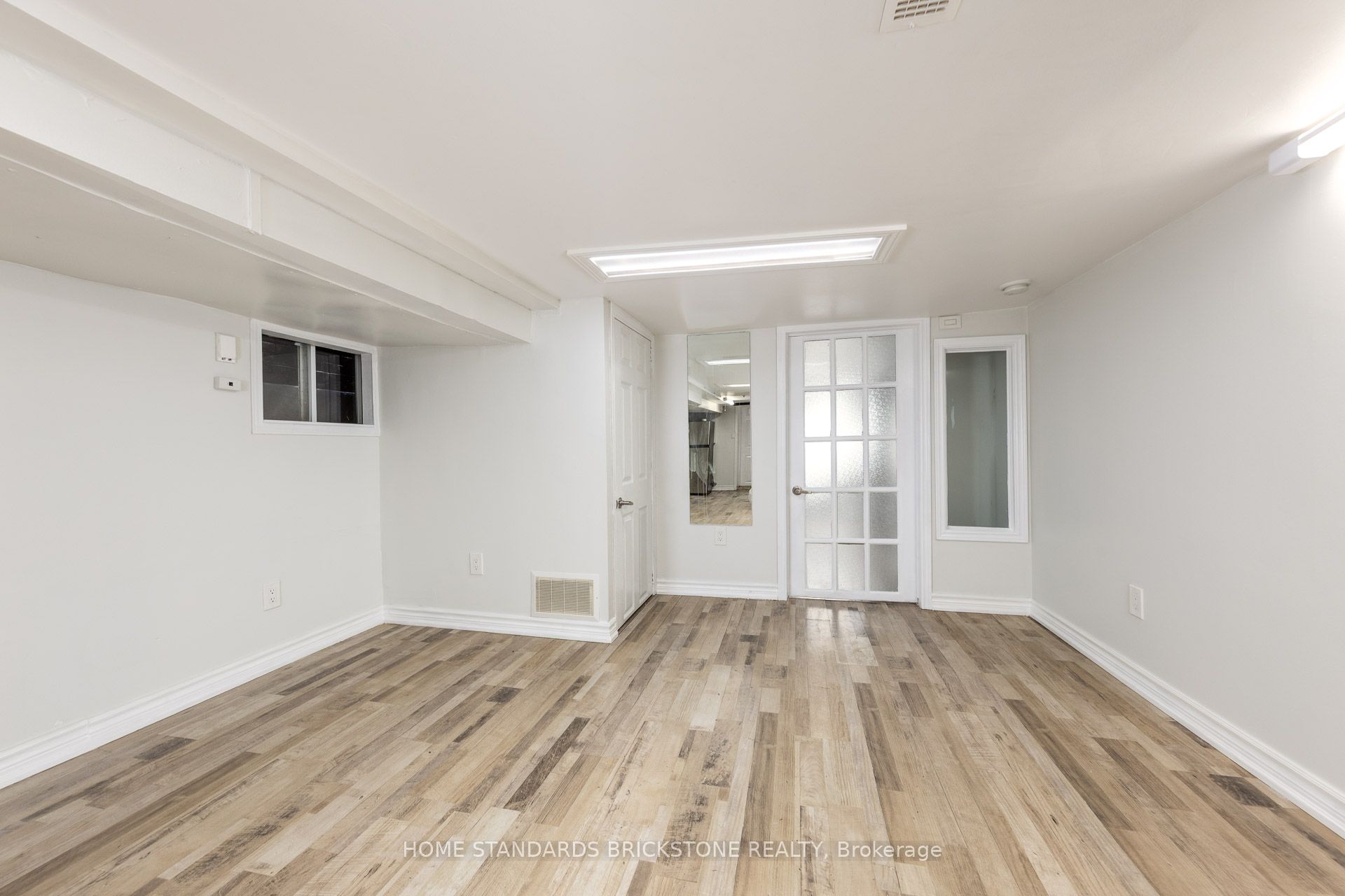 792 Pape Avenue Lower Property Photo 9