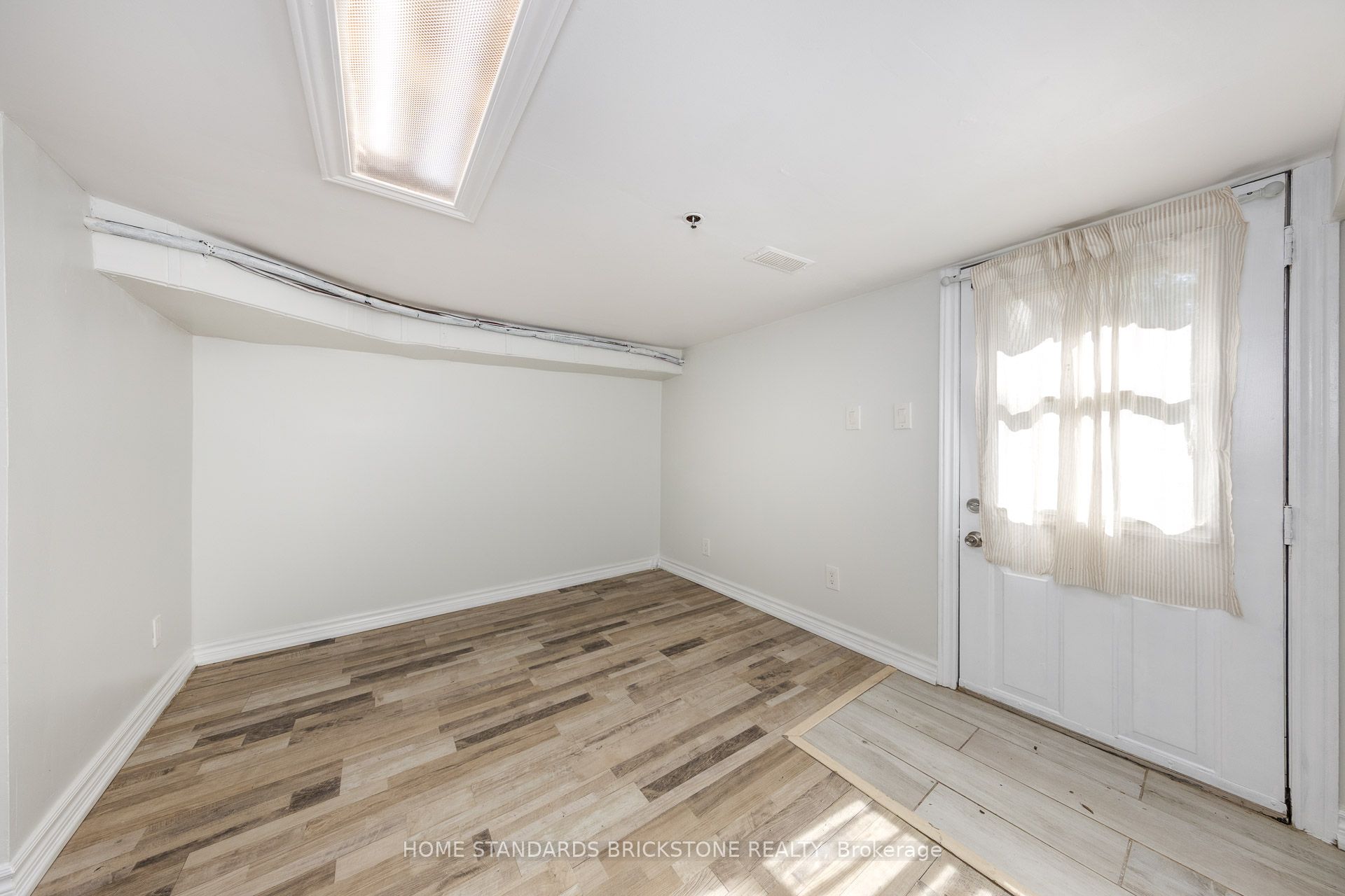 792 Pape Avenue Lower Property Photo 11