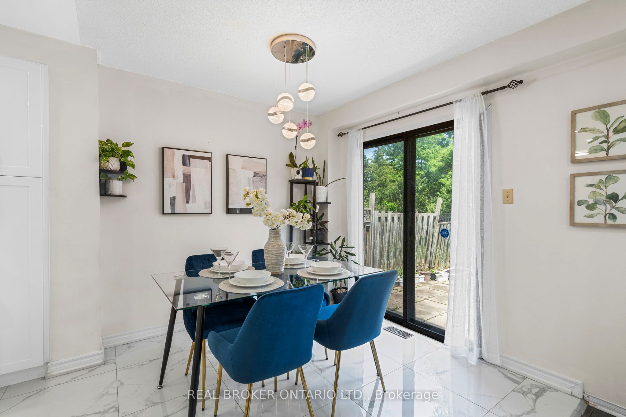 1434 Anton Square Property Photo 7