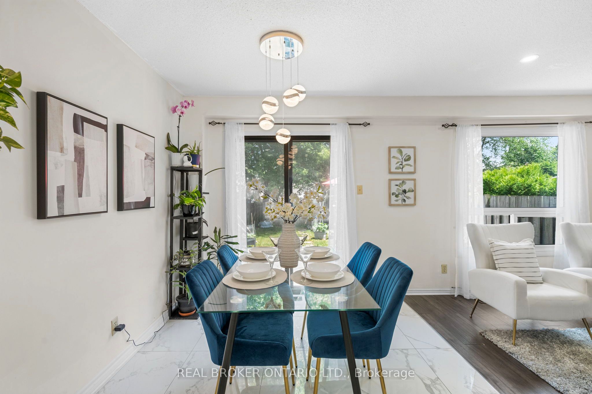 1434 Anton Square Property Photo 9